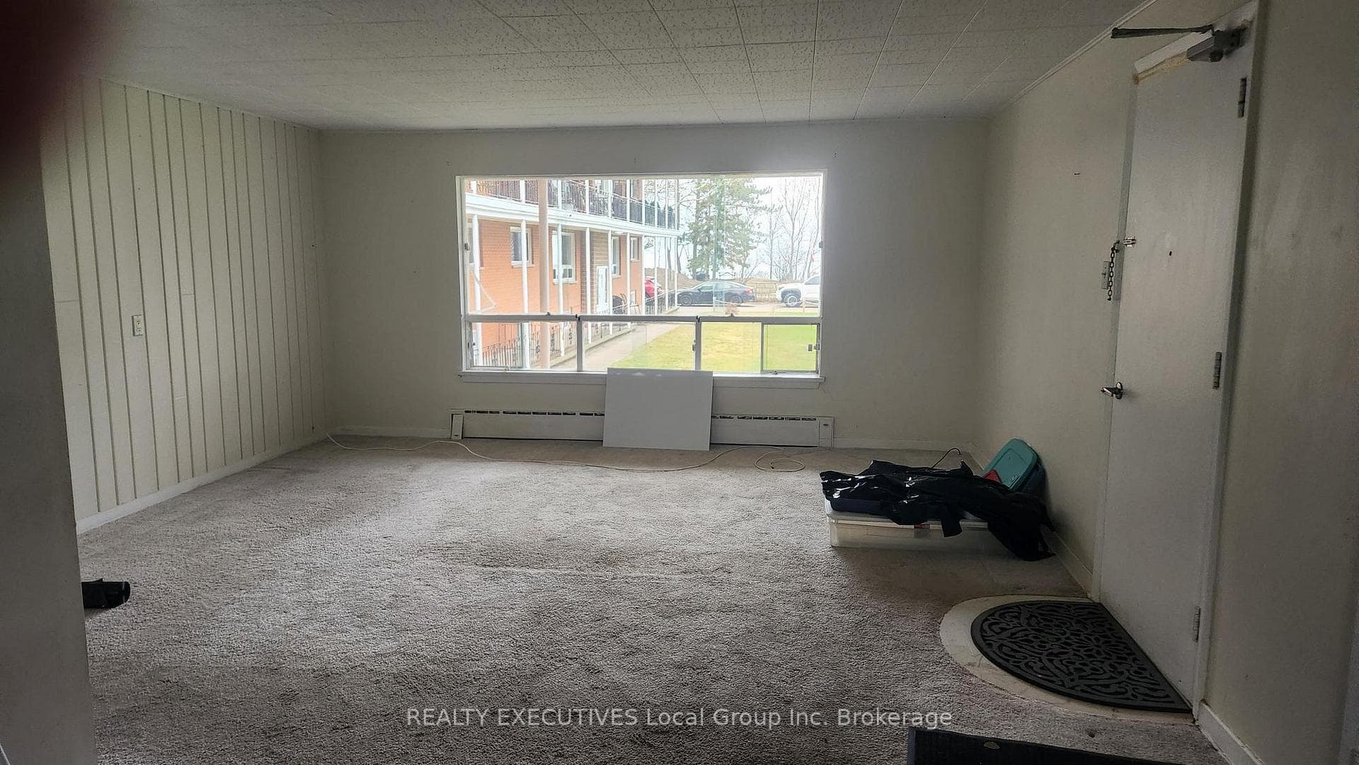 40 JUDGE Avenue Unit 19 photo 4