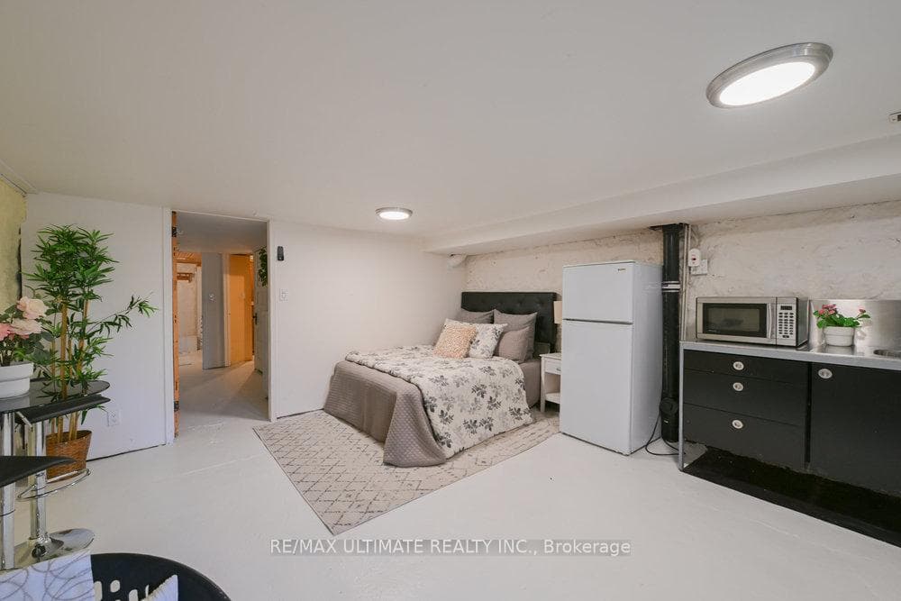 90 Indian Road Crescent photo 23
