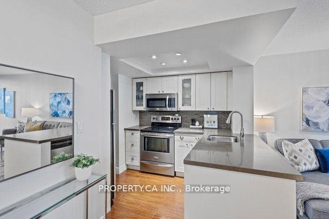222 The Esplanade N/A Unit 439 photo 2
