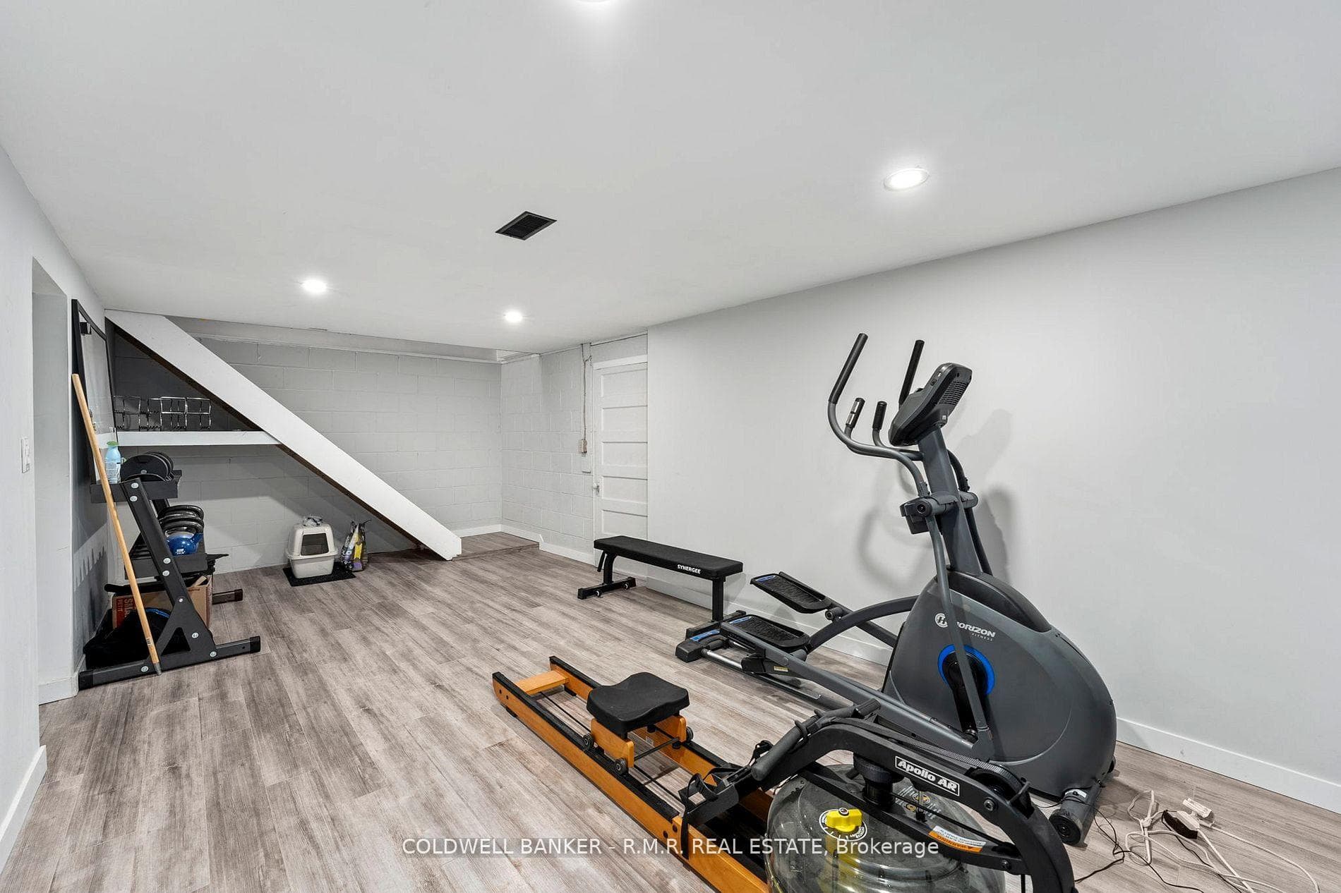 1076 Sandringham Road photo 27