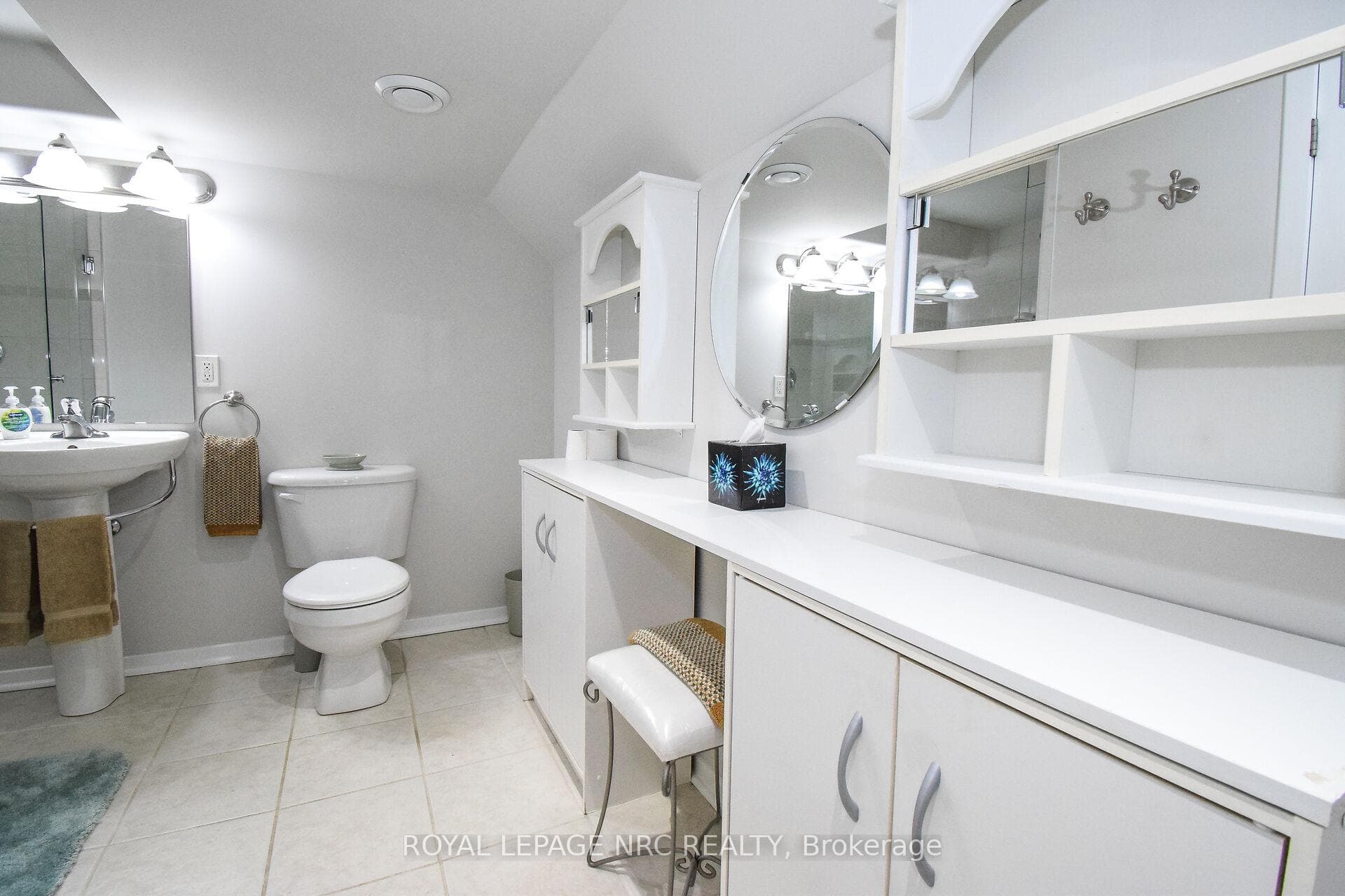 8 Roseland Avenue photo 32