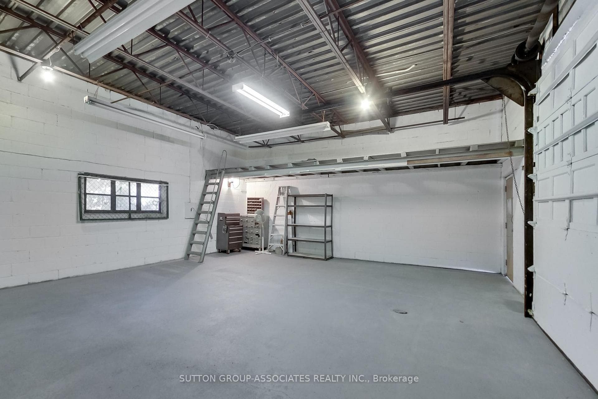 175 Earlsdale Avenue photo 2