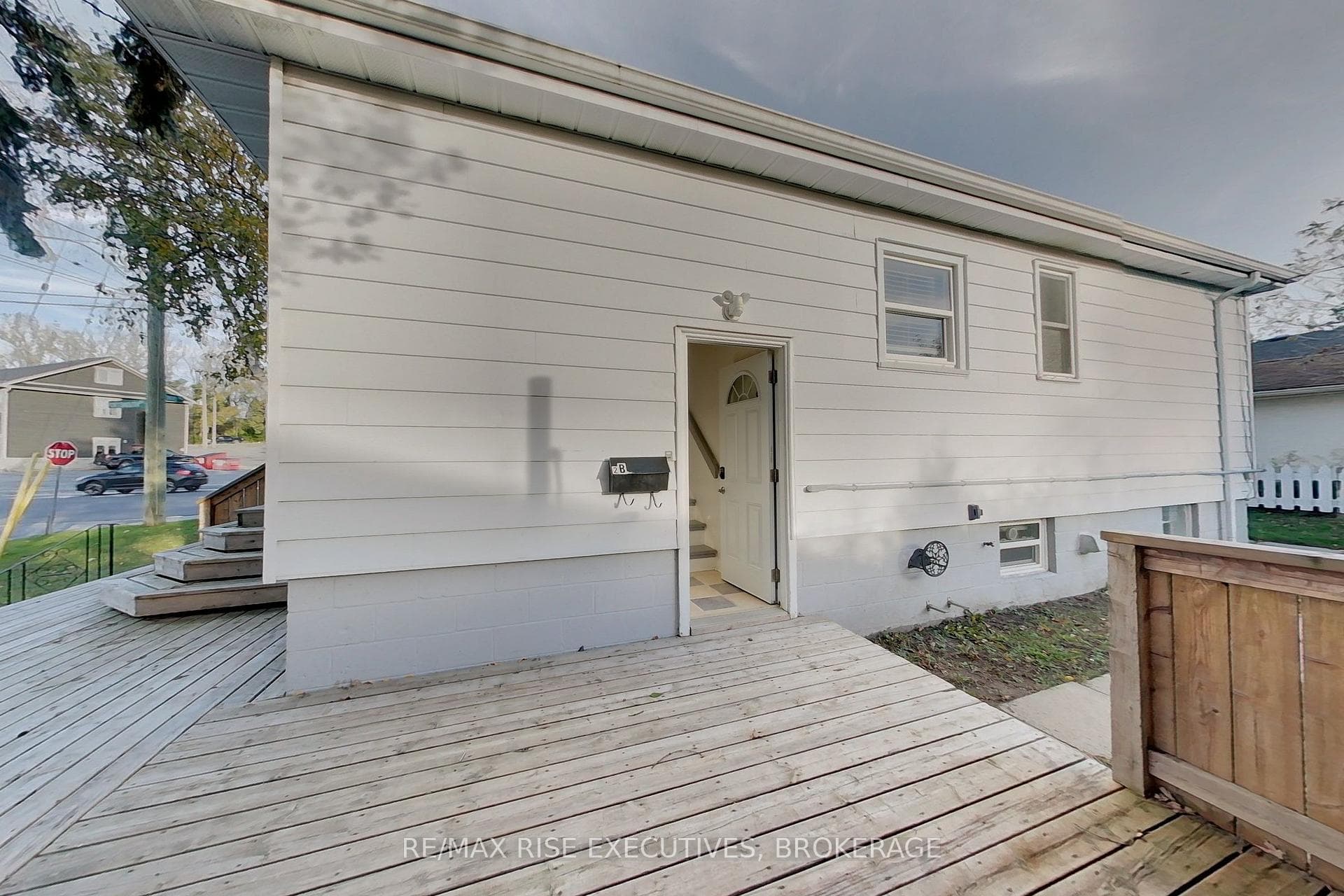 2 Howard Crescent Unit 2 photo 2