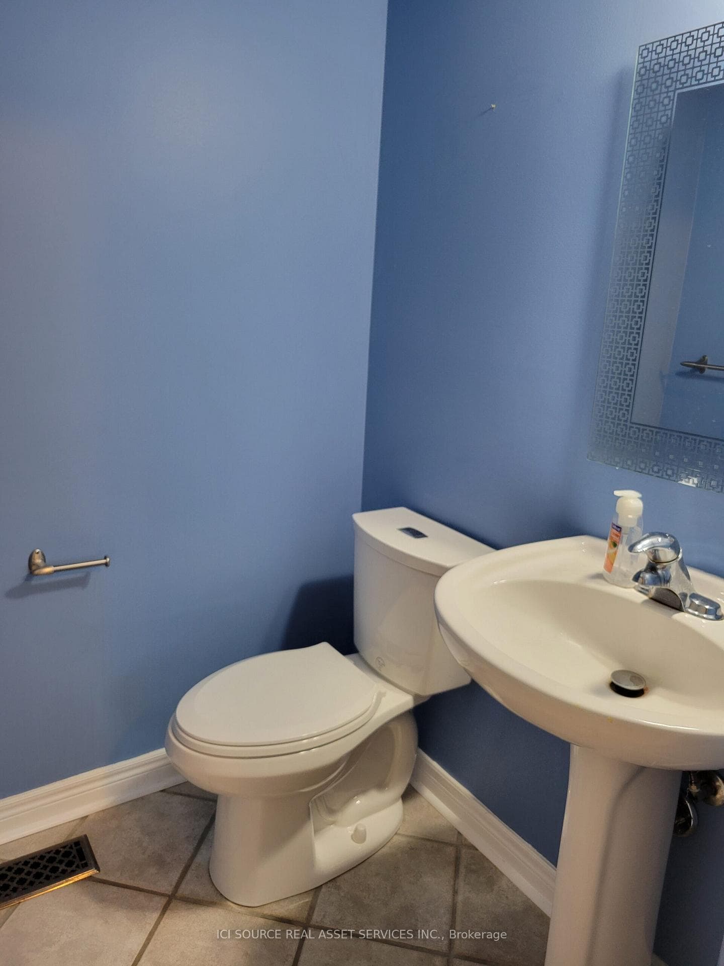 88 Wade Square photo 13