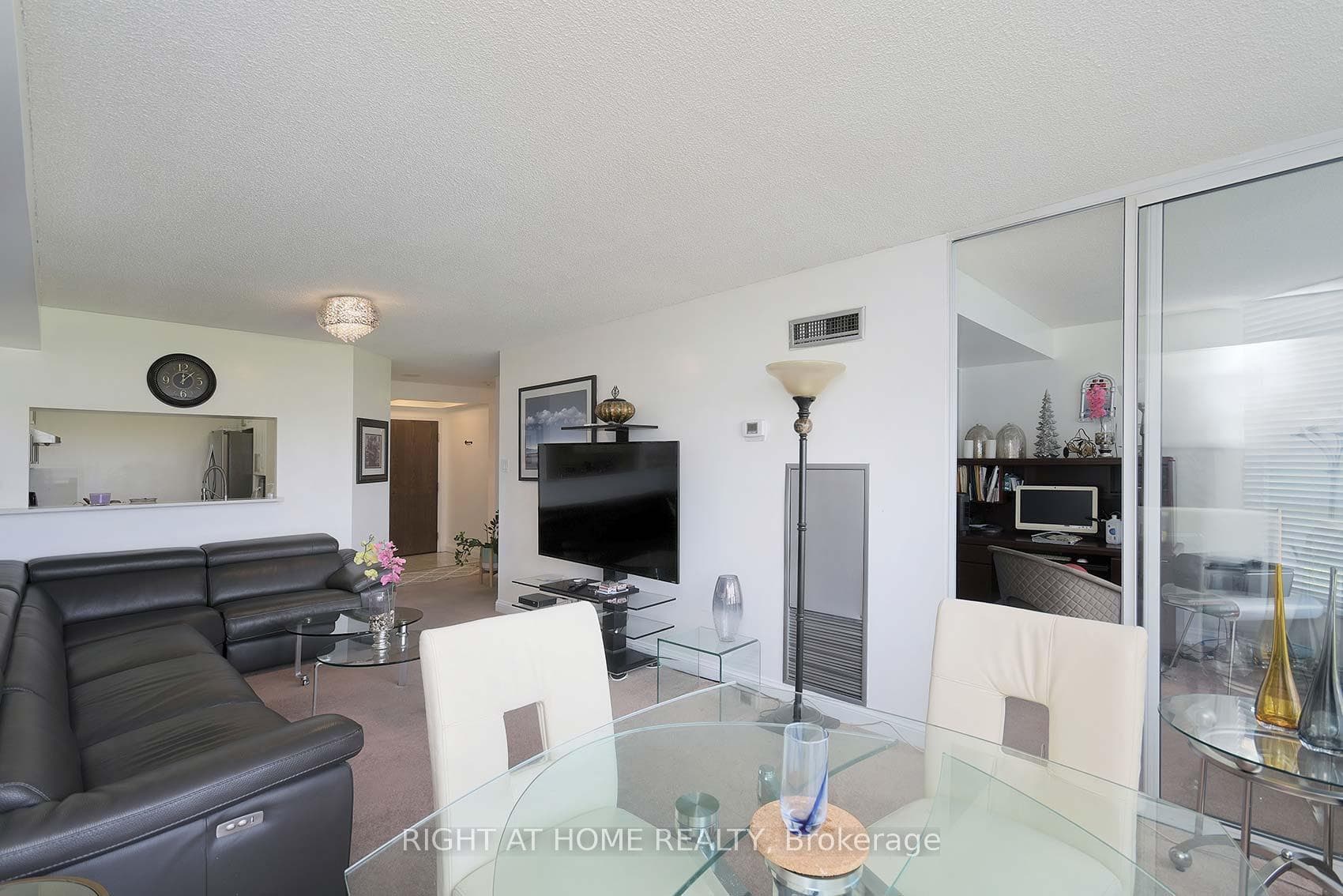 24 Hanover Road Unit 903 photo 15
