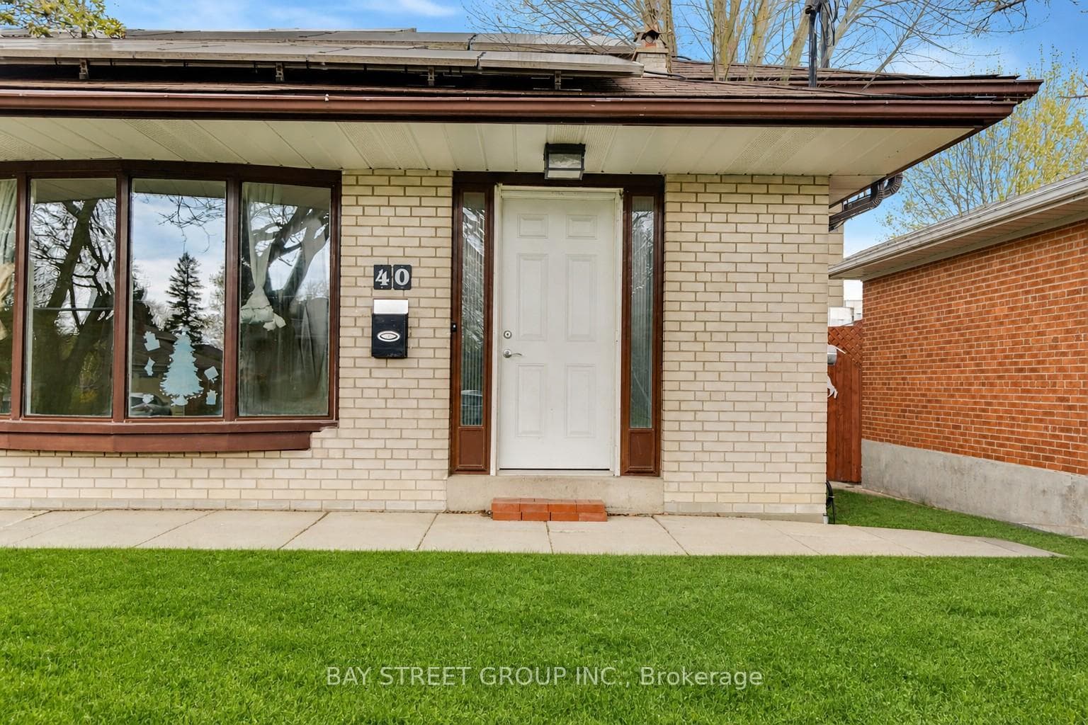 40 Bellbury Crescent Unit Upper photo 2