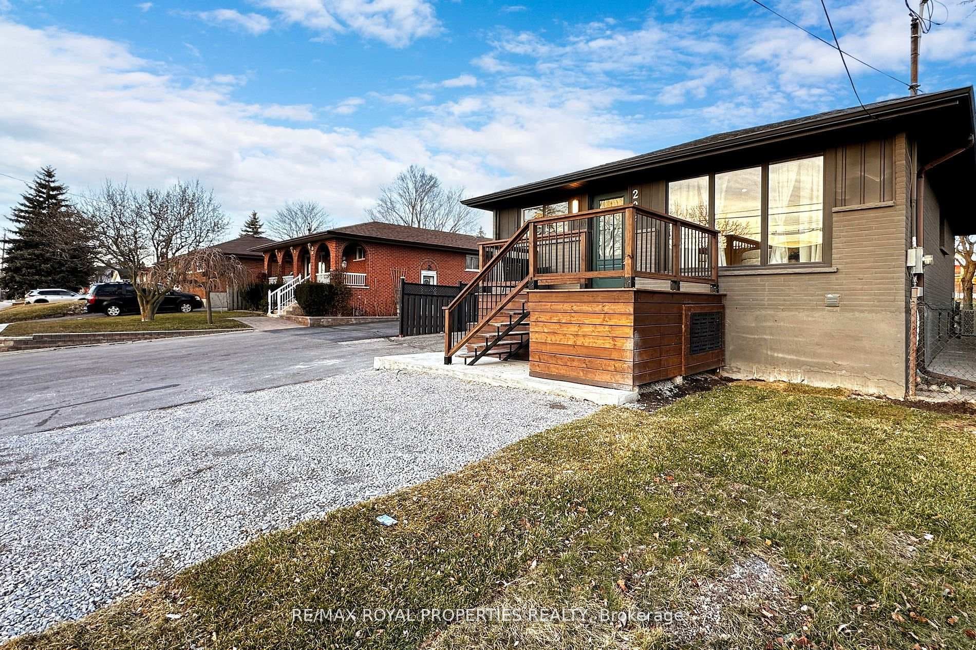 209 Anderson Street photo 1