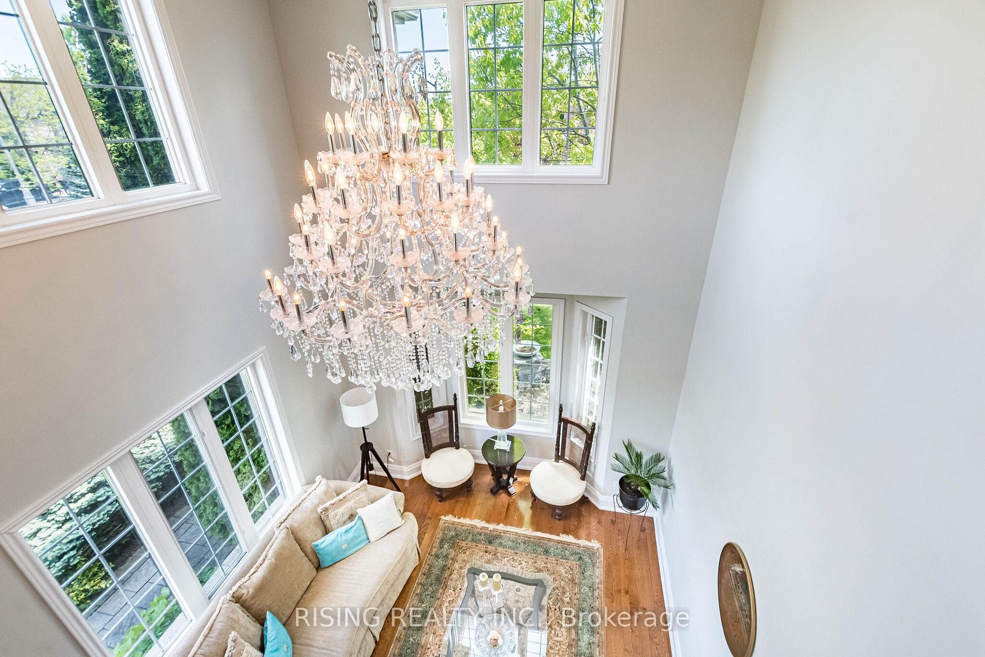 112 Great Lakes Boulevard photo 12