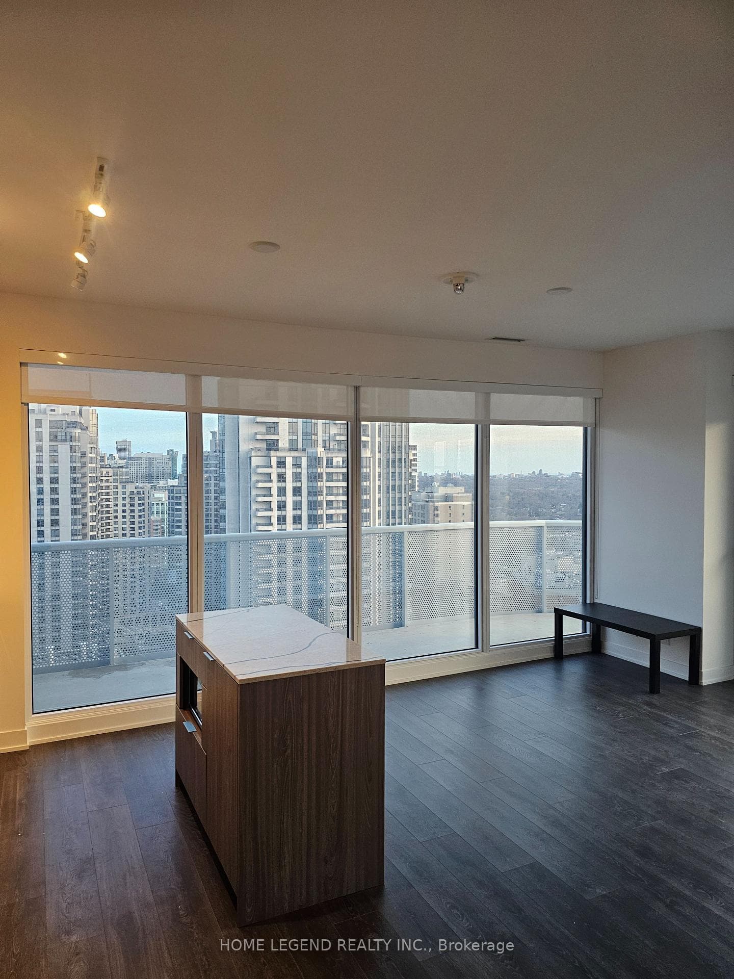 15 HOLMES Avenue Unit 2202 photo 3