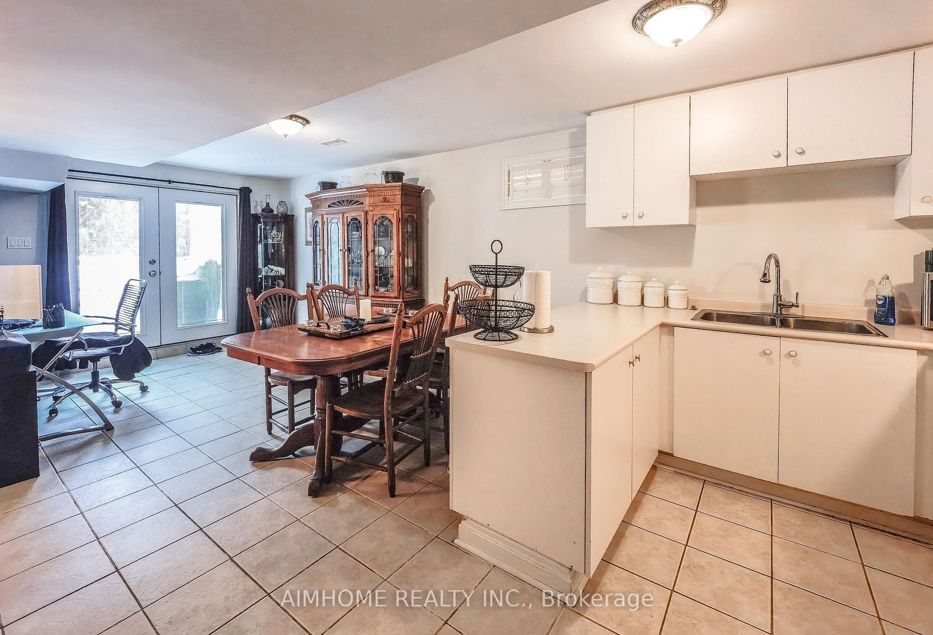 87 Ballard Crescent Unit Bsmt photo 2