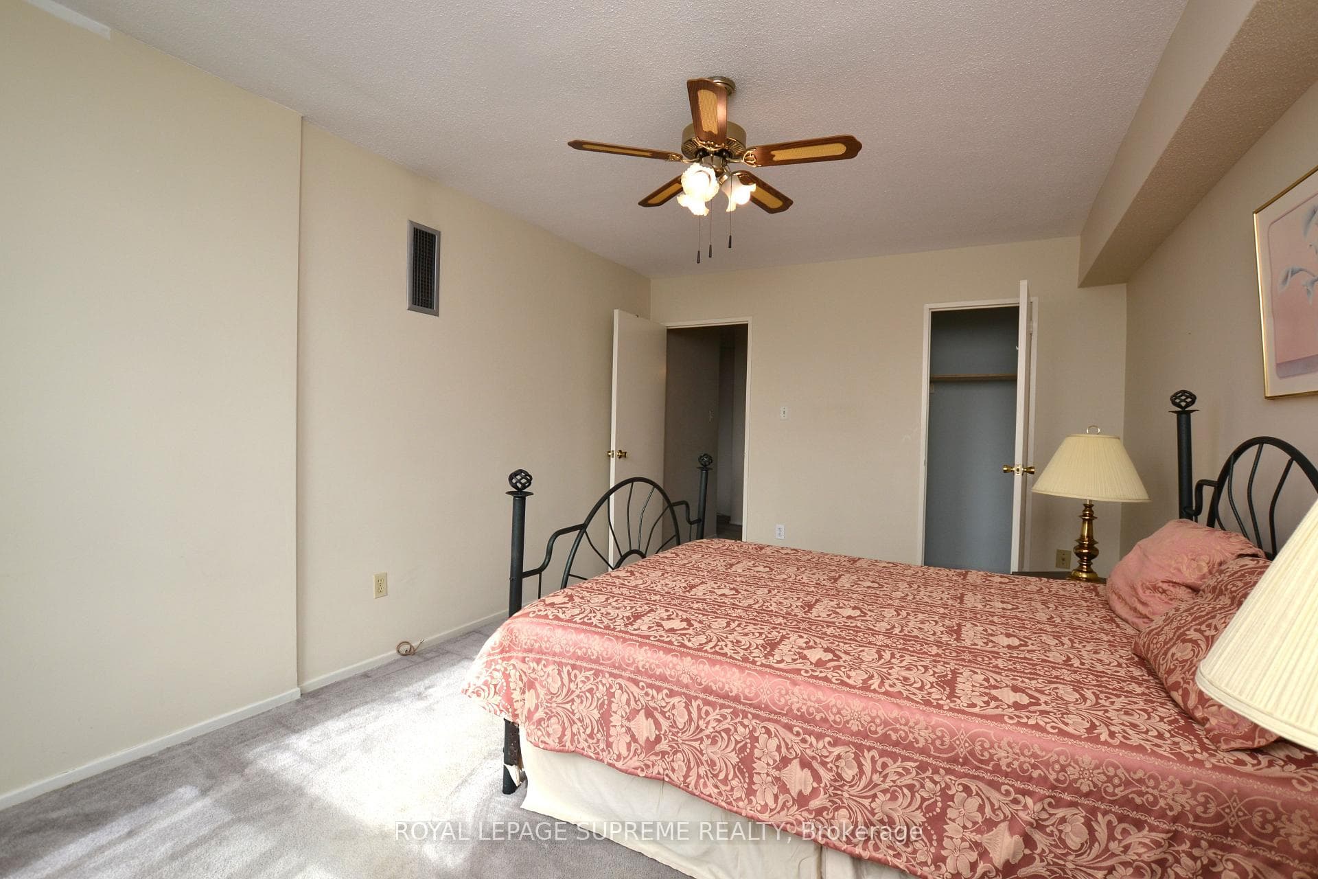85 Emmett Avenue Unit 907 photo 18