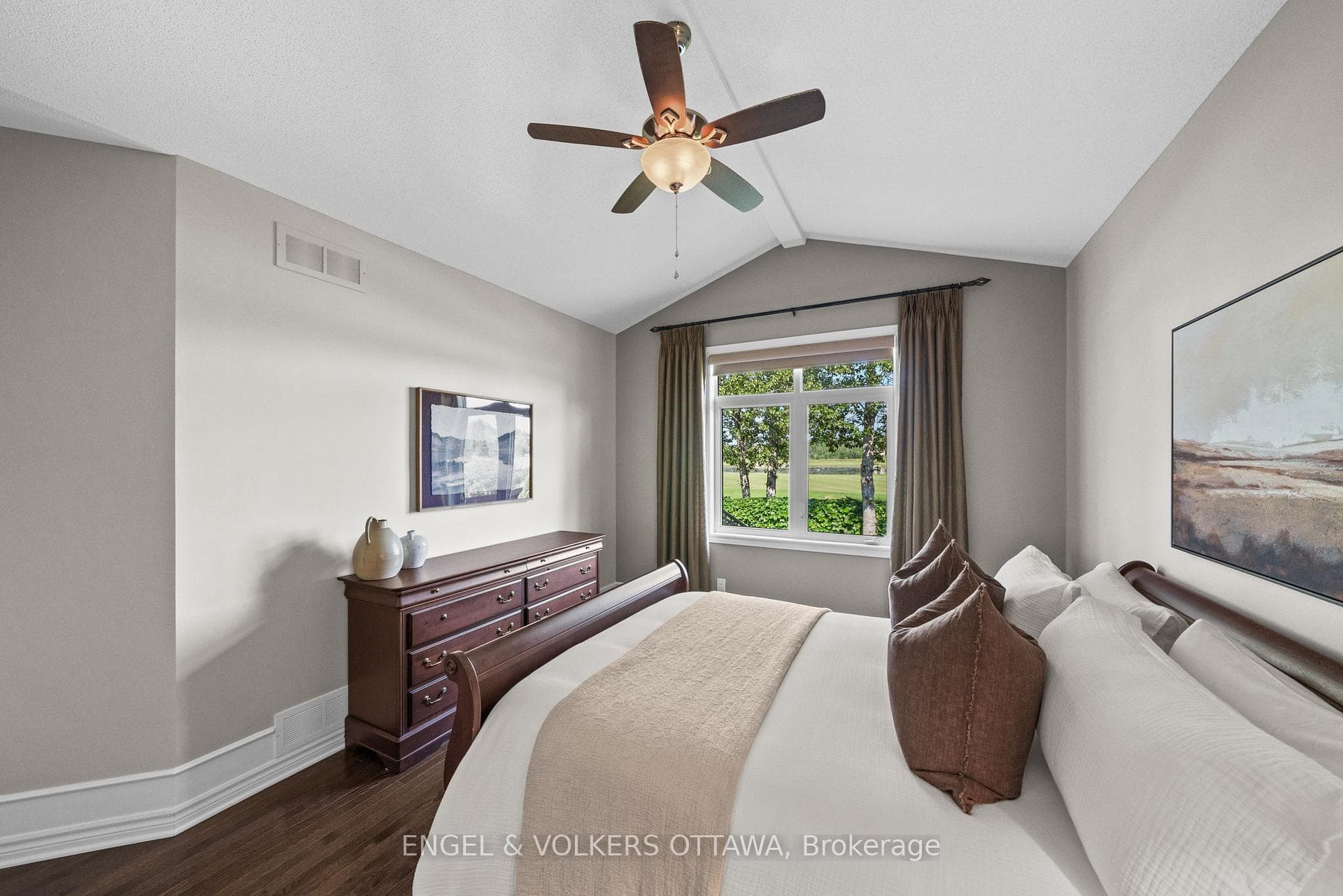 112 Equinelle Drive photo 20