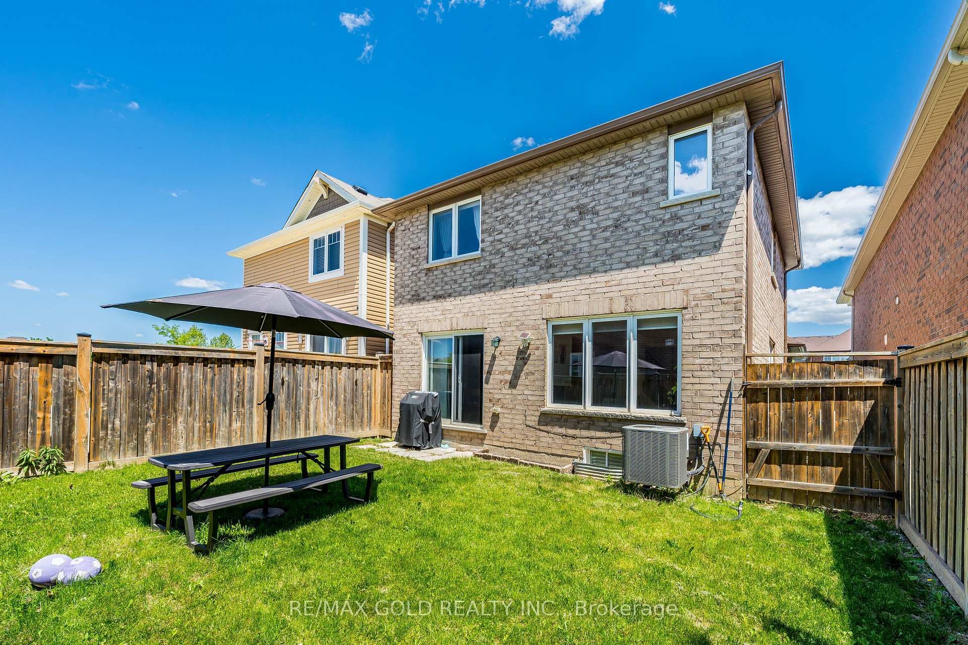 26 Robert Parkinson Drive photo 38