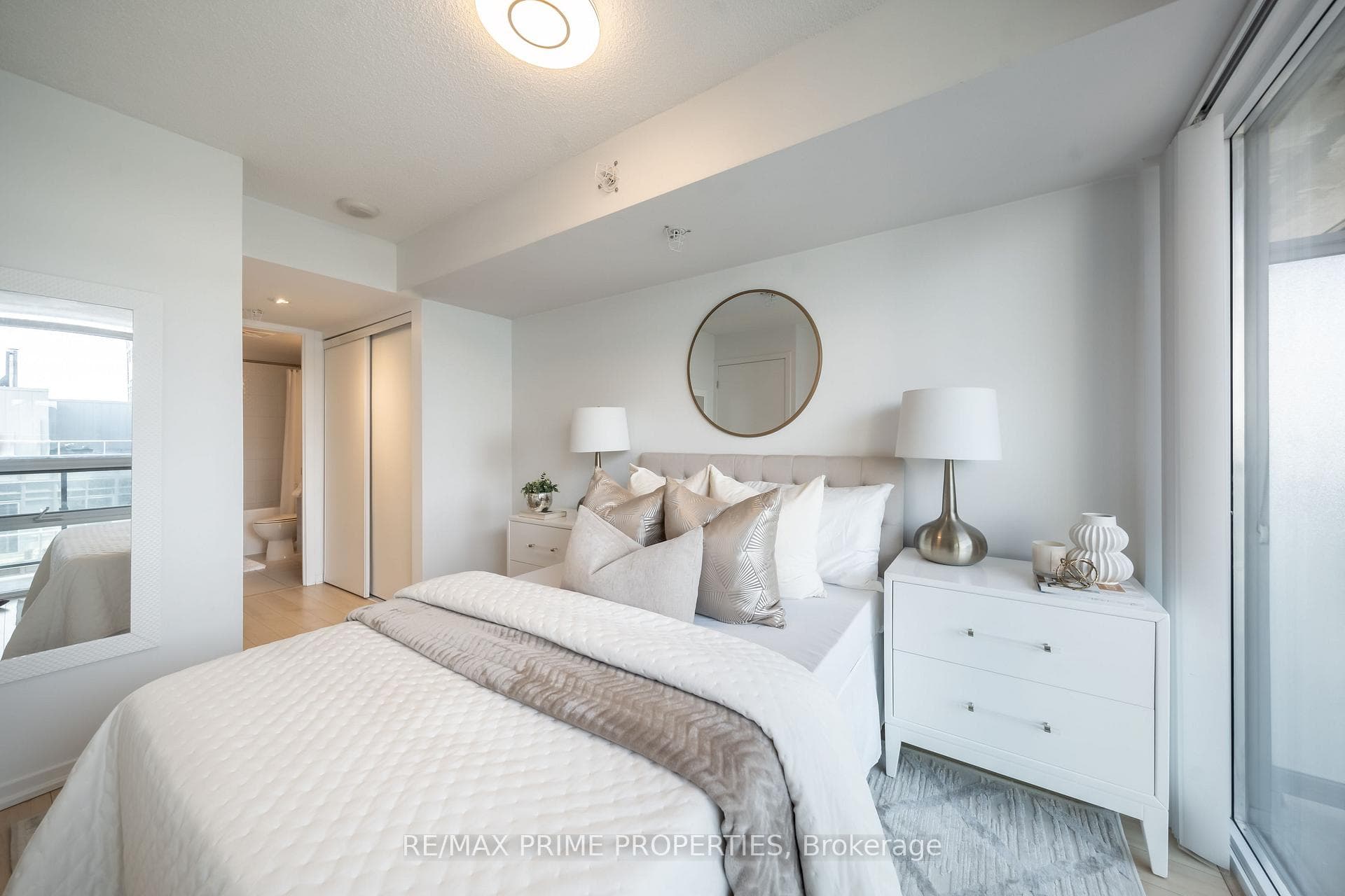 36 Lisgar Street Unit 1015W photo 25