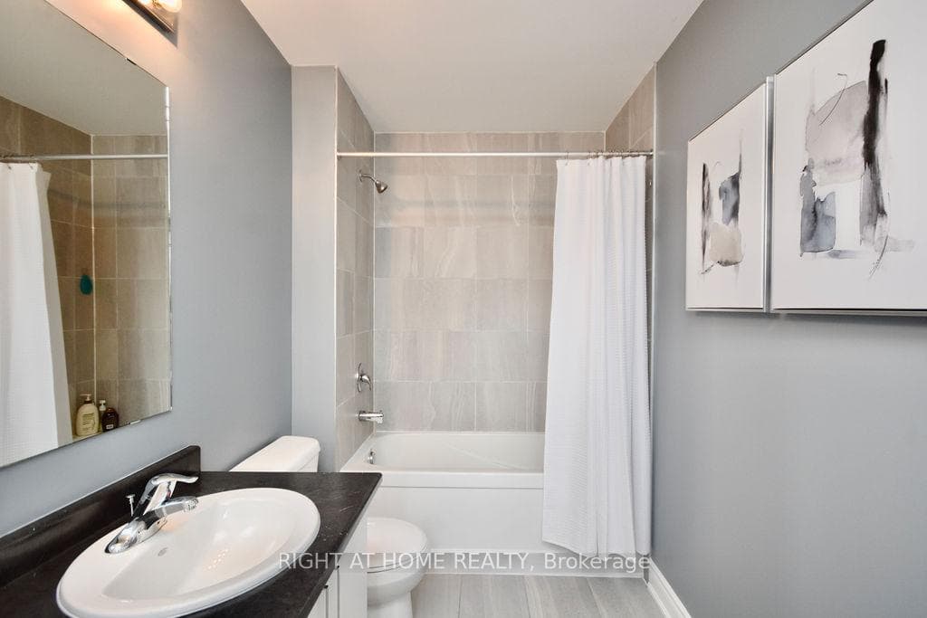 33 Emerald Street photo 27