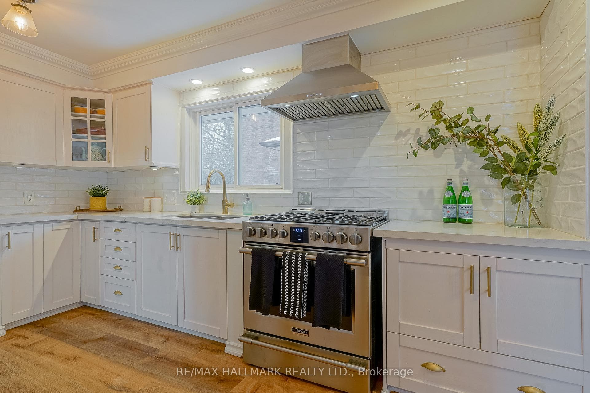 Updated Kitchen with Gas Stove SS appliances