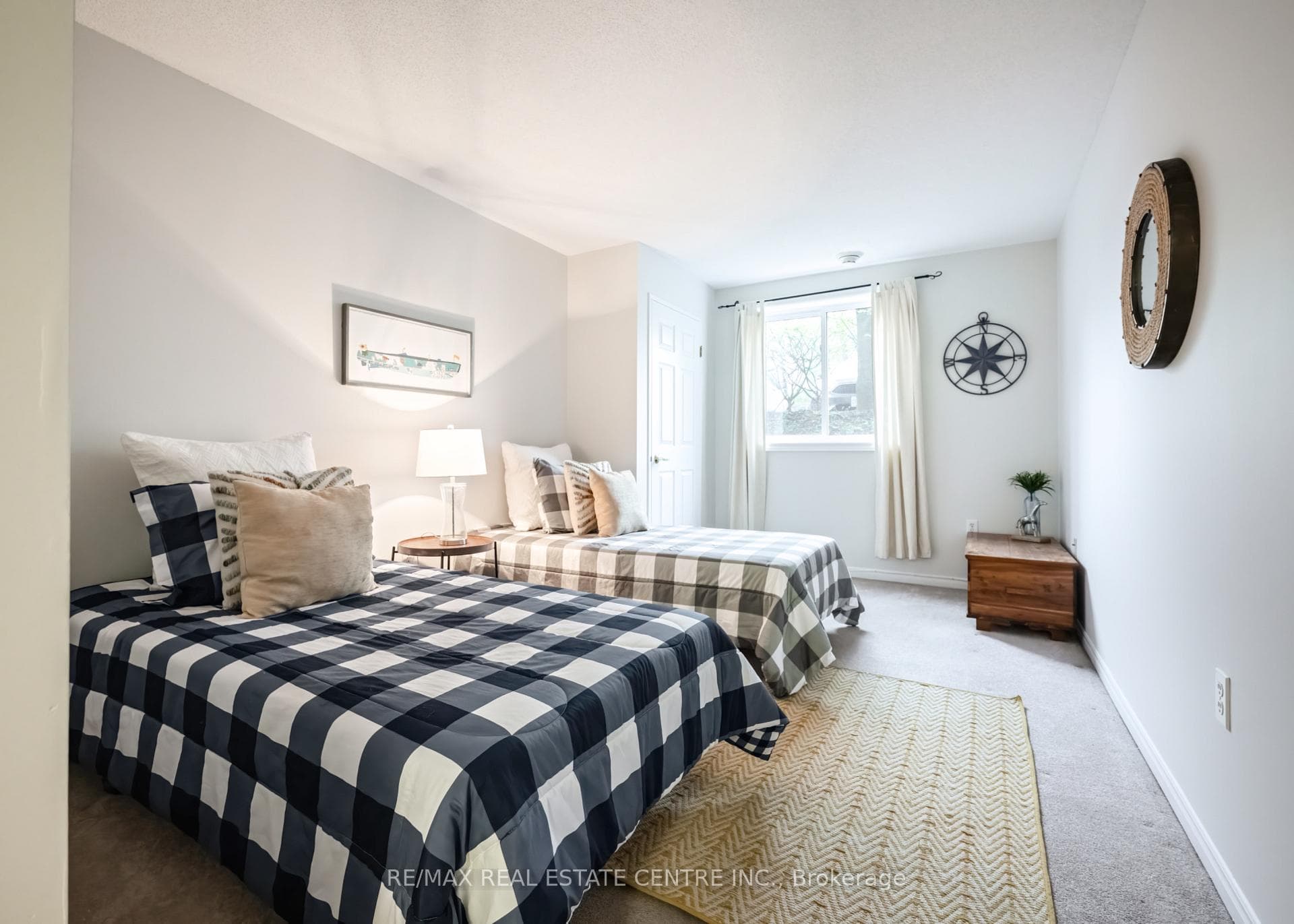 245 Queen Street Unit 101 photo 16