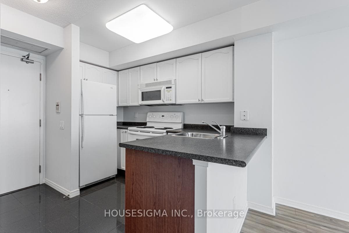 28 Harrison Garden Boulevard Unit 909 photo 13