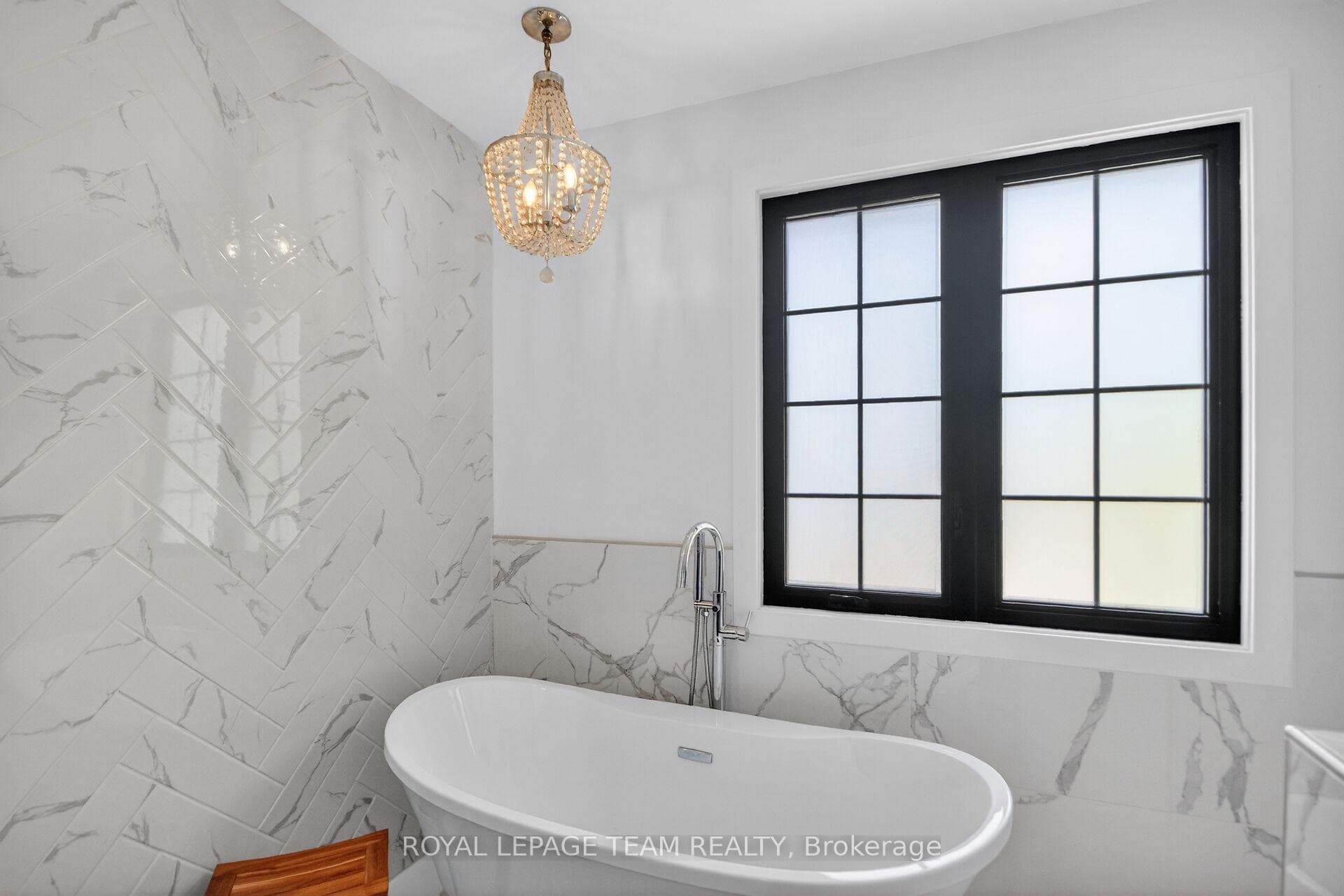15 Markham Avenue photo 30