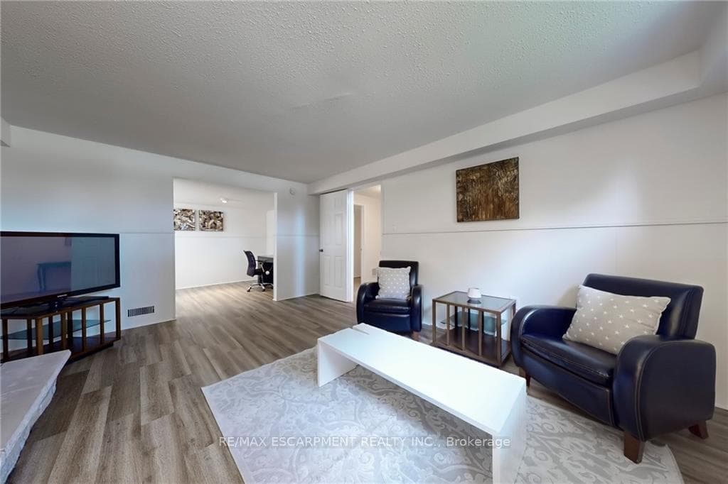 512 Scarlett Crescent photo 27