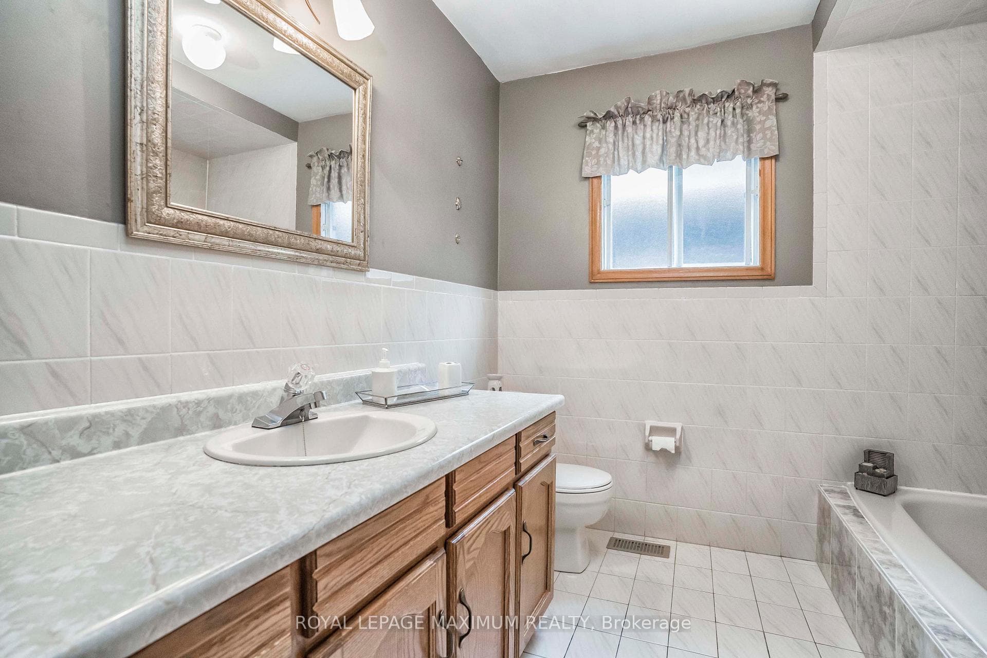 637 Caledonia Road photo 26