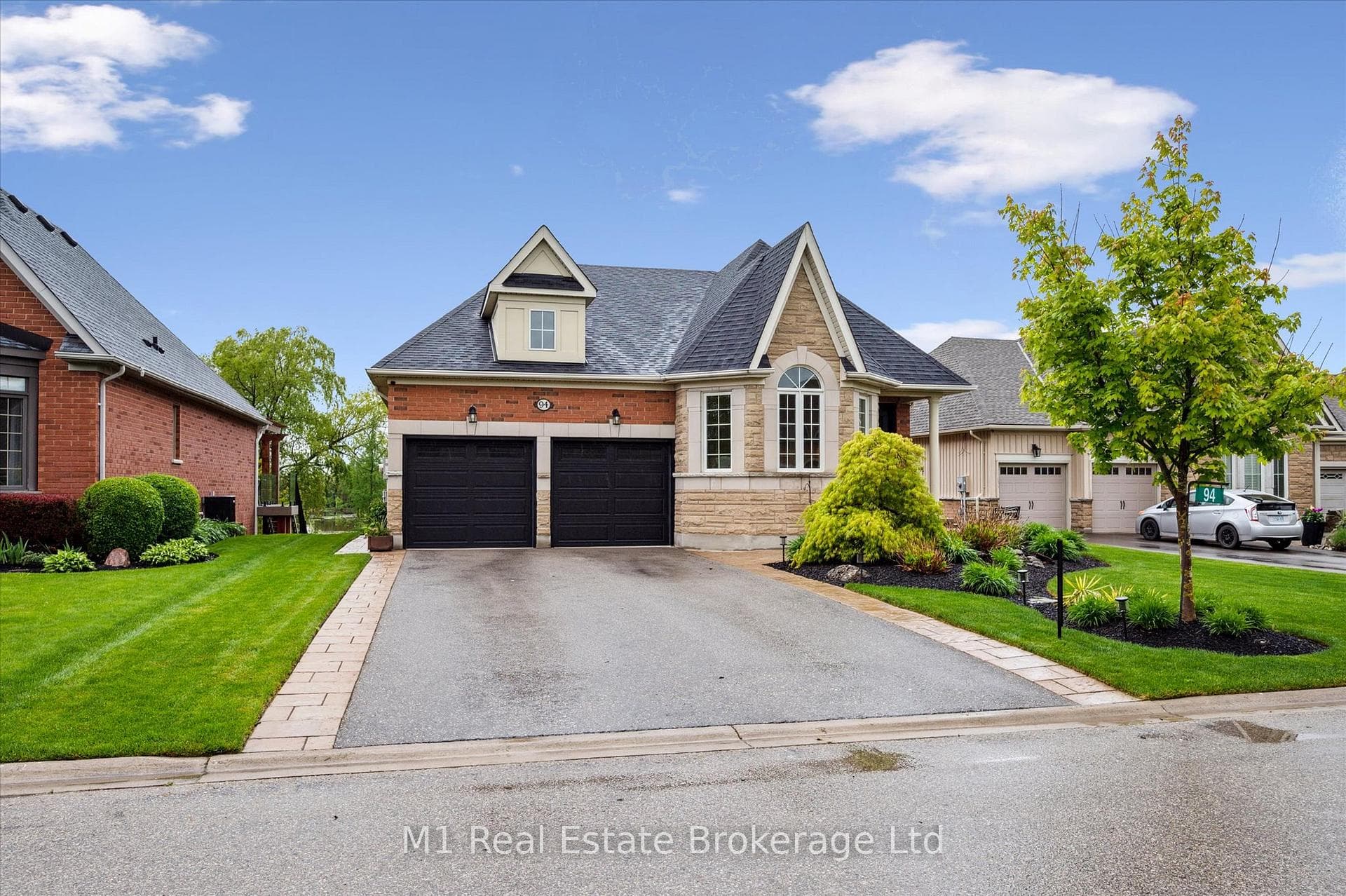 94 Aberfoyle Mill Crescent photo 3
