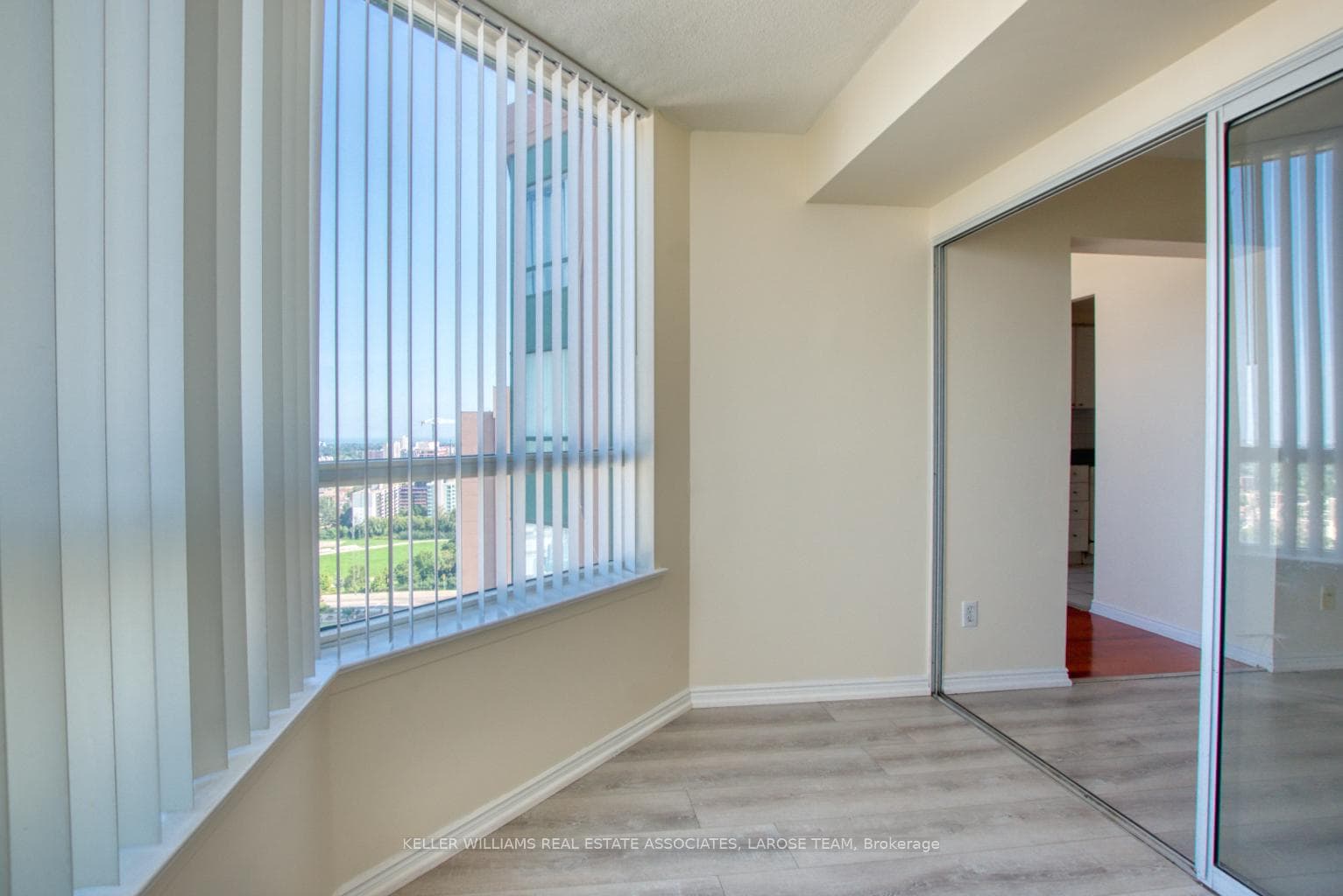 135 Hillcrest Avenue Unit 2212 photo 7