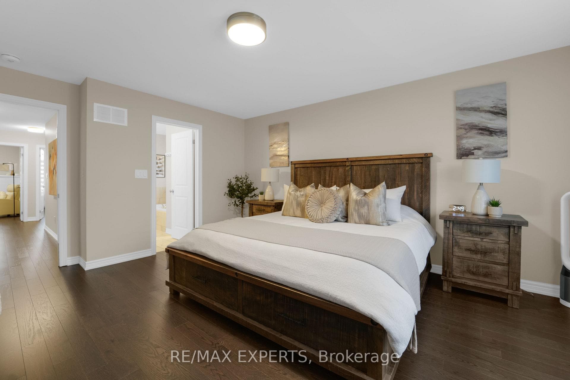 70 Clifford Crescent photo 27