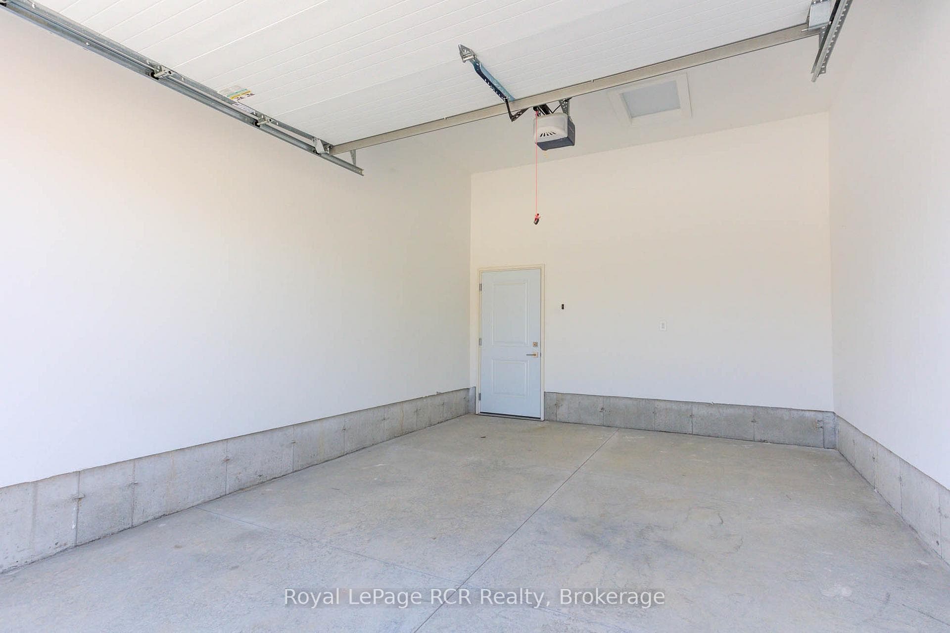 274 Queen Street photo 25