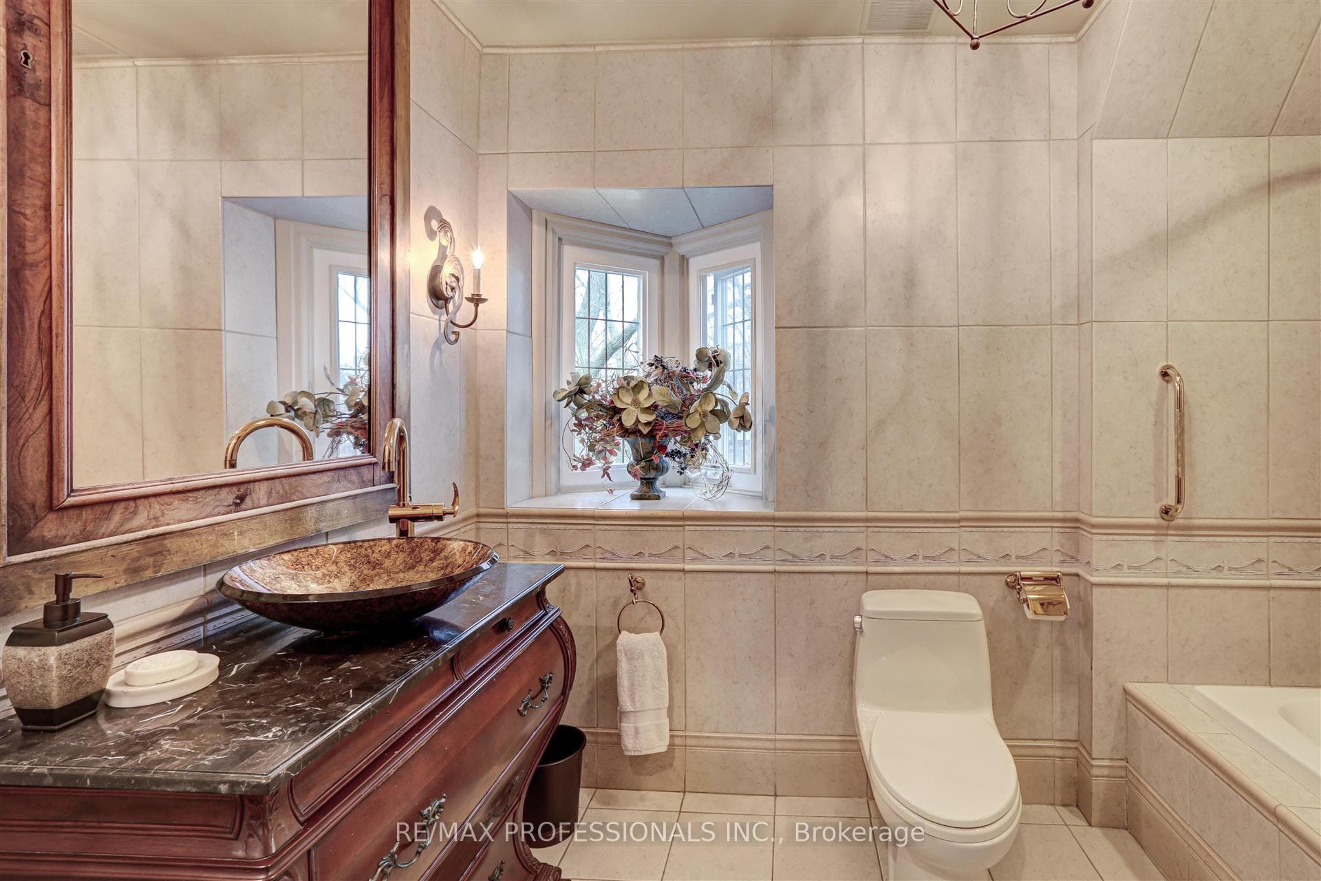 62 Willingdon Boulevard photo 24