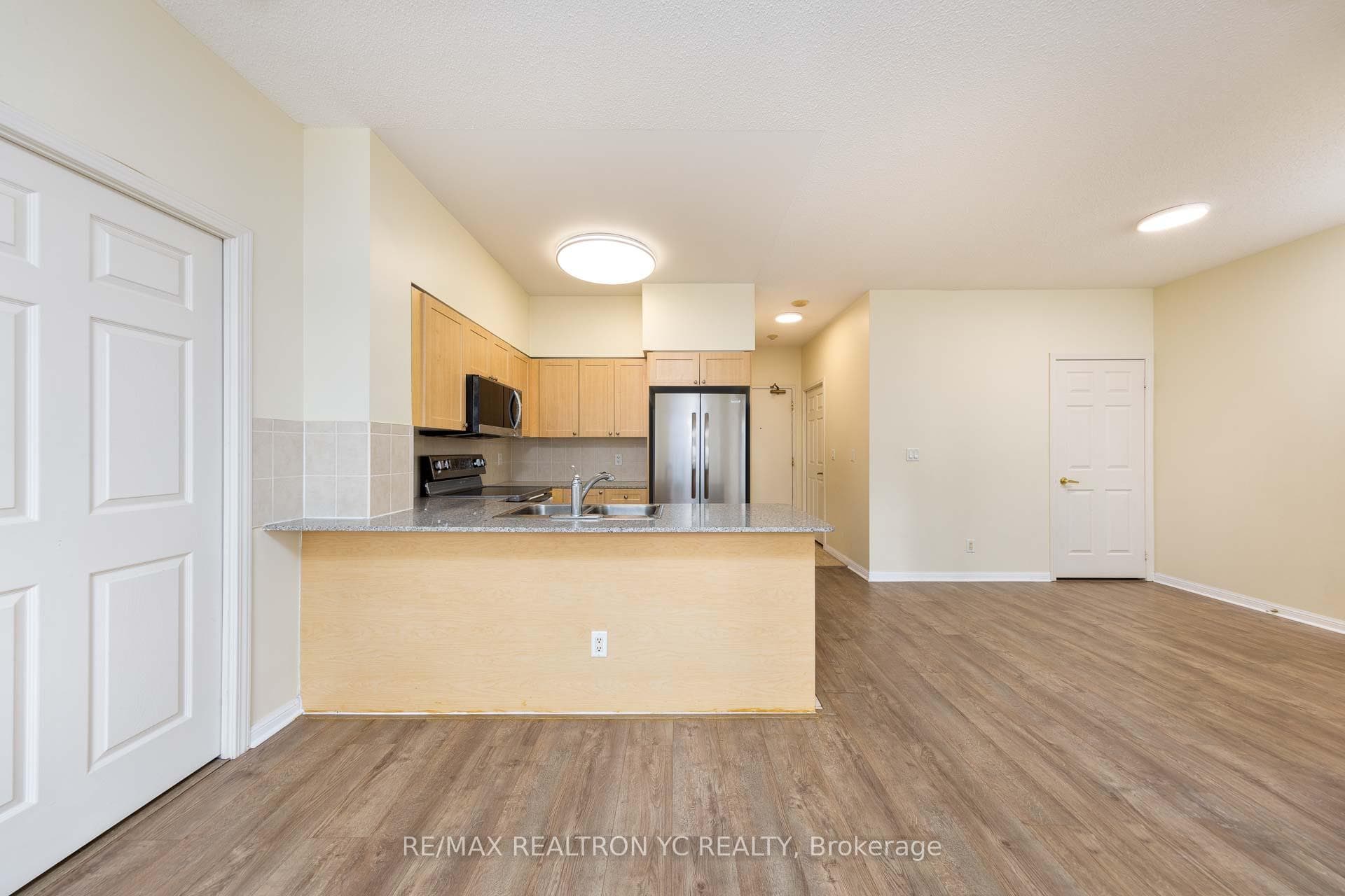 5940 Yonge Street Unit PH16 photo 11