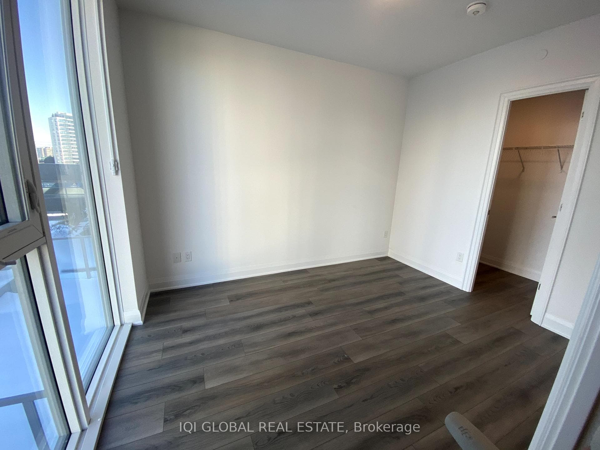 10 Gatineau Drive Unit 313W photo 17