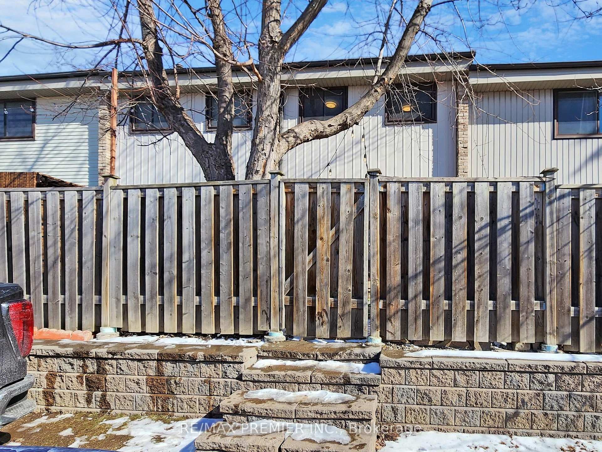 2779 Gananoque Drive Unit 3 photo 34