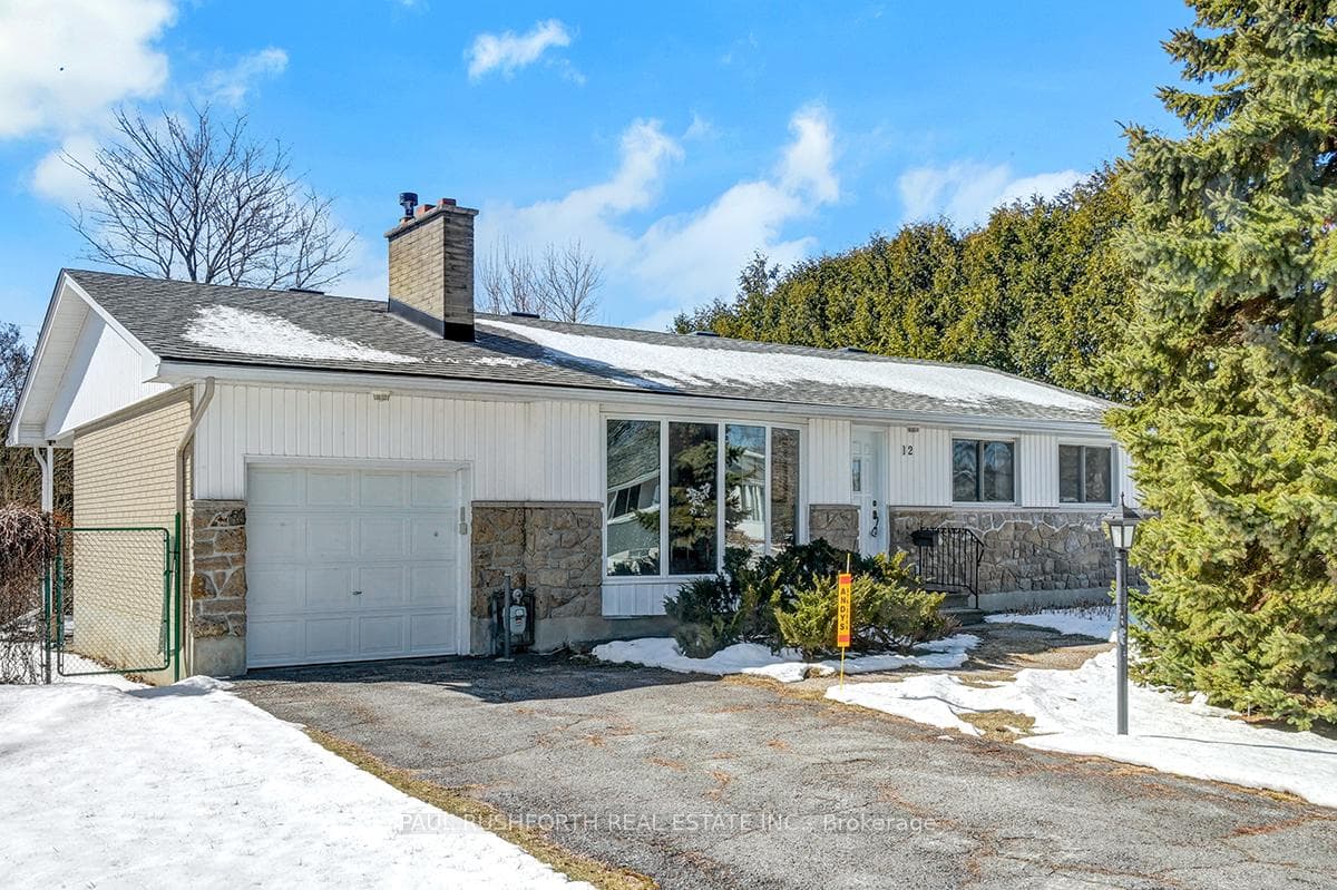 12 Parkside Crescent photo 1