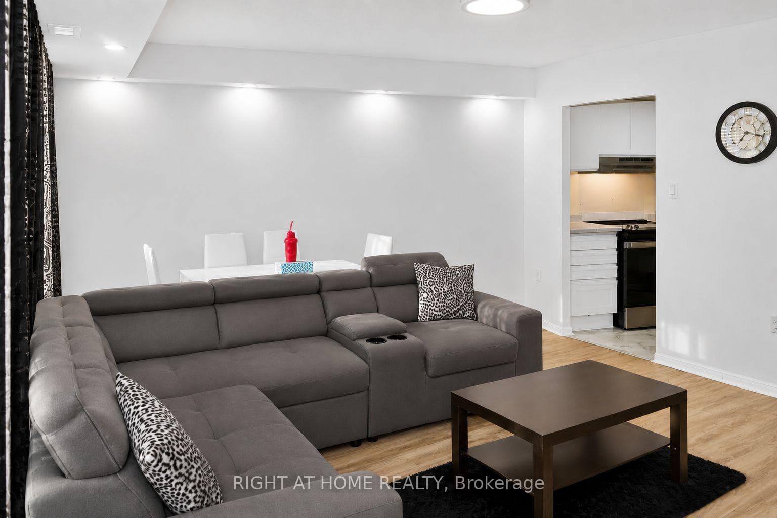 757 Victoria Park Avenue Unit 1501 photo 6