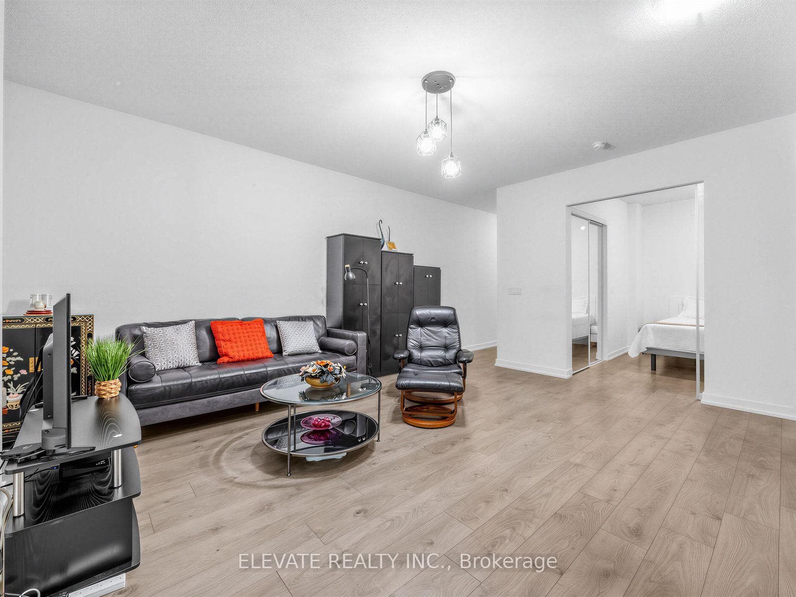 297 College Street Unit 926 photo 8