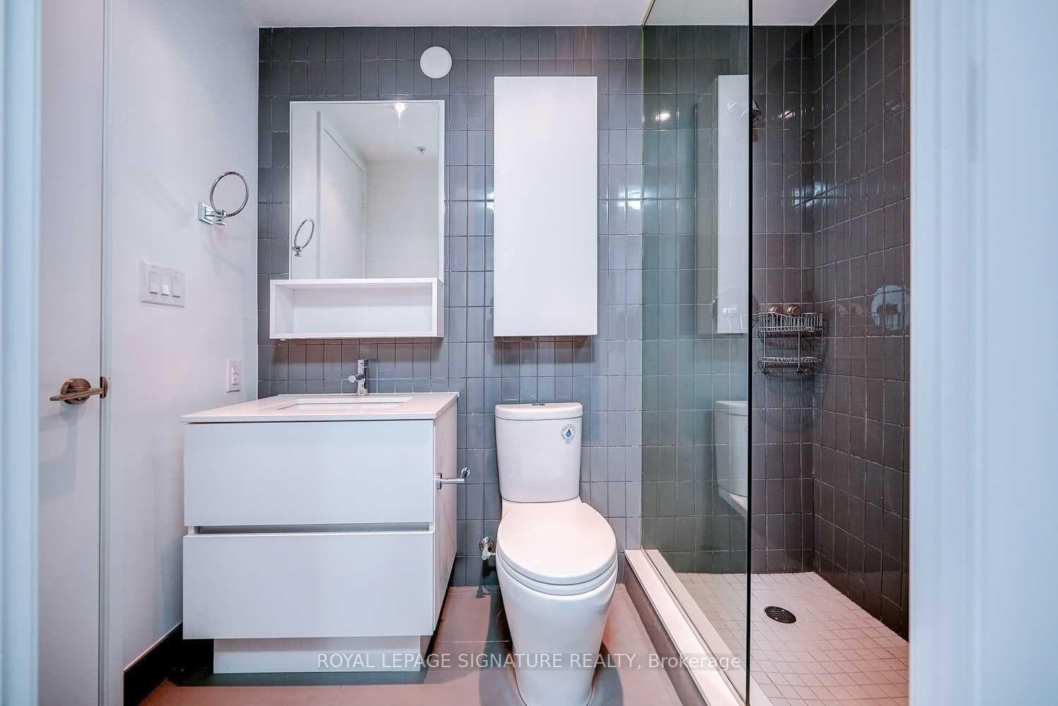 377 Madison Avenue Unit 319 photo 20