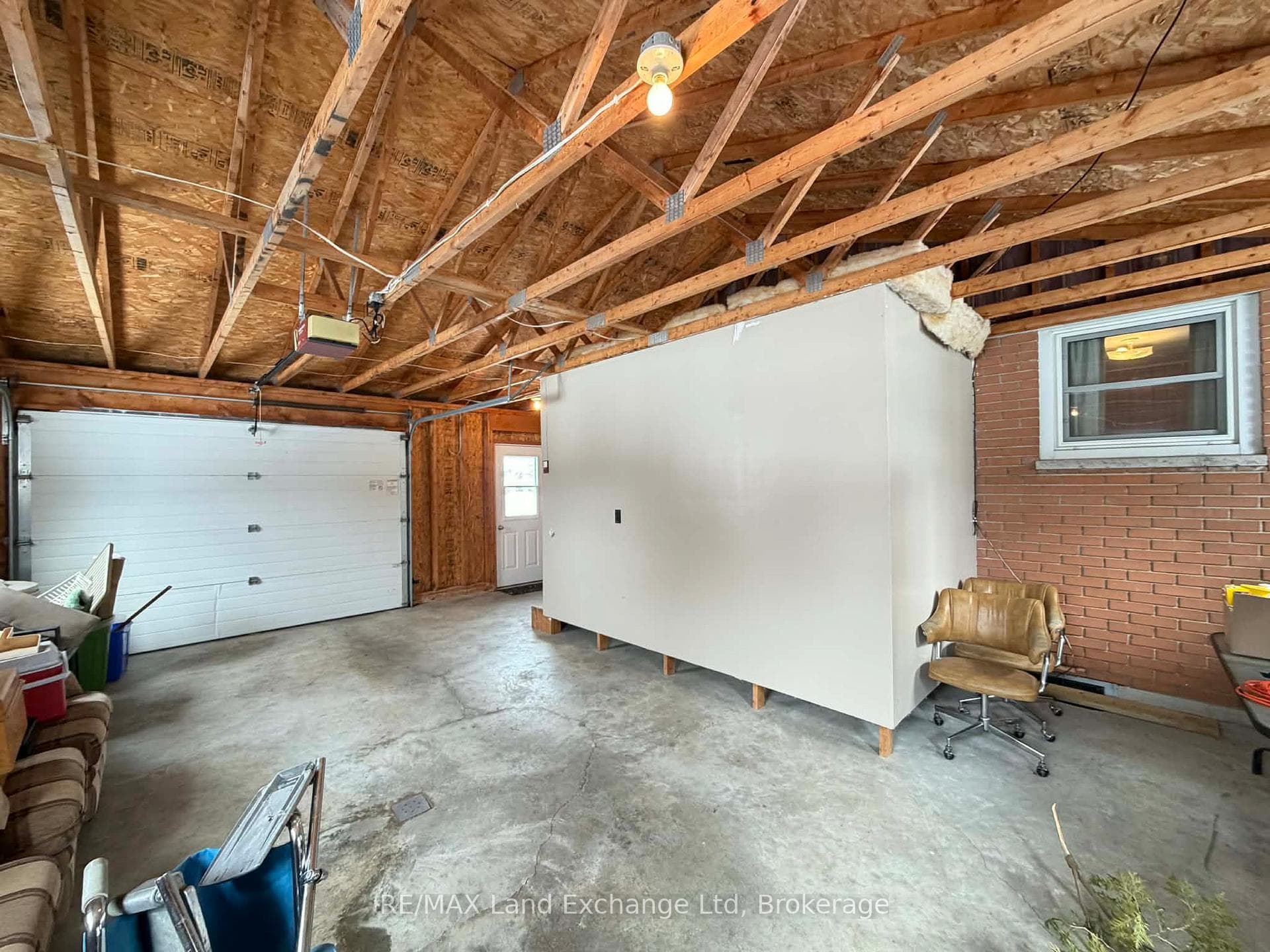 952 Havelock Street photo 18