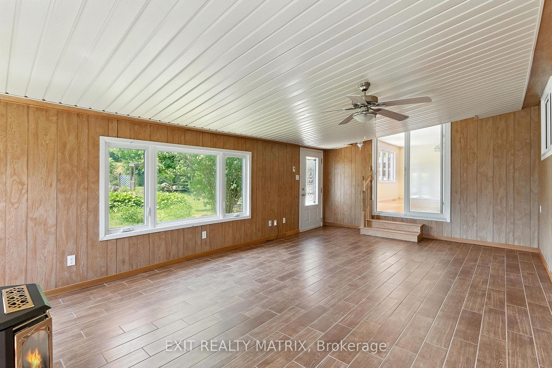 26 Farmers Avenue photo 20