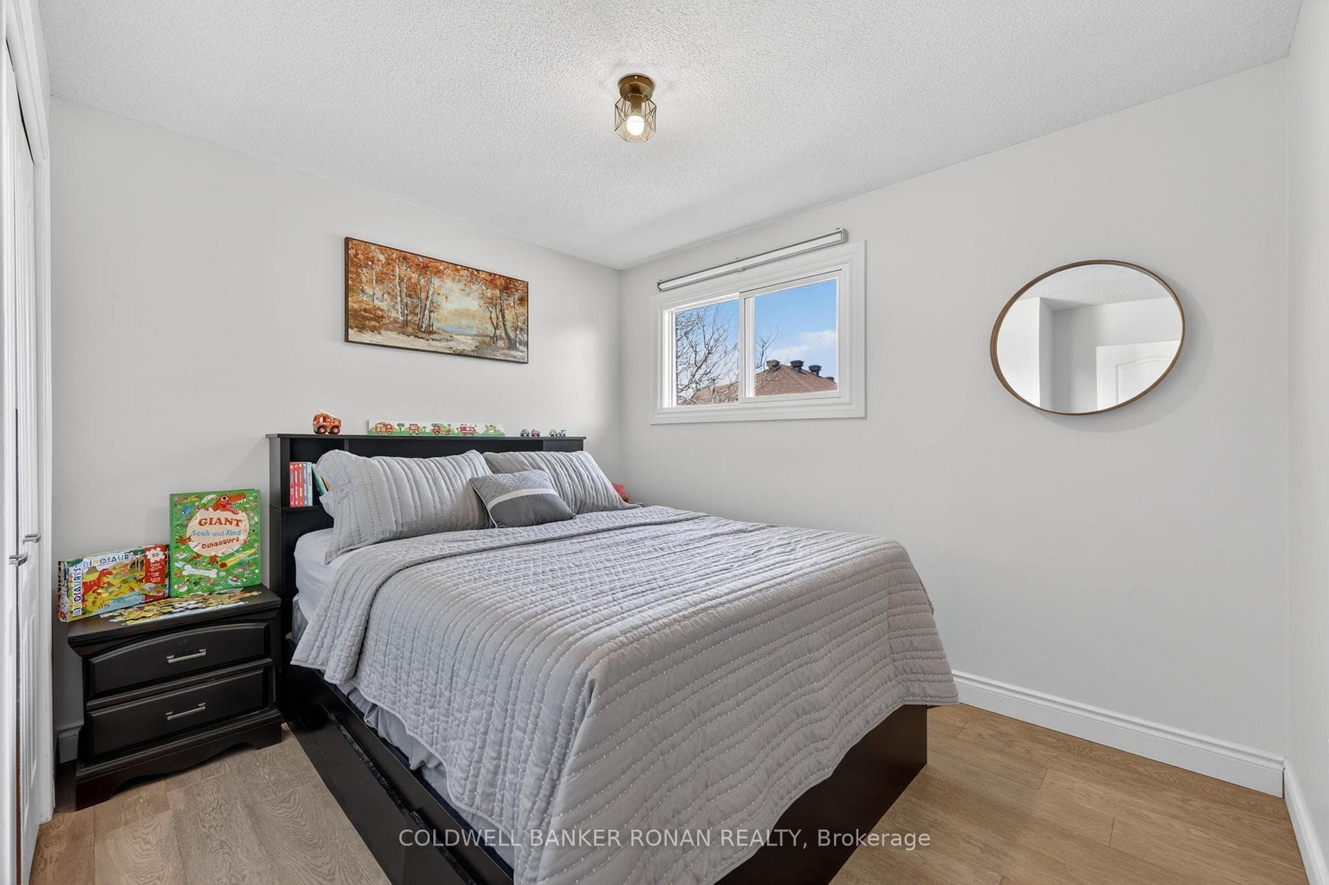 7 Robins Lane photo 19