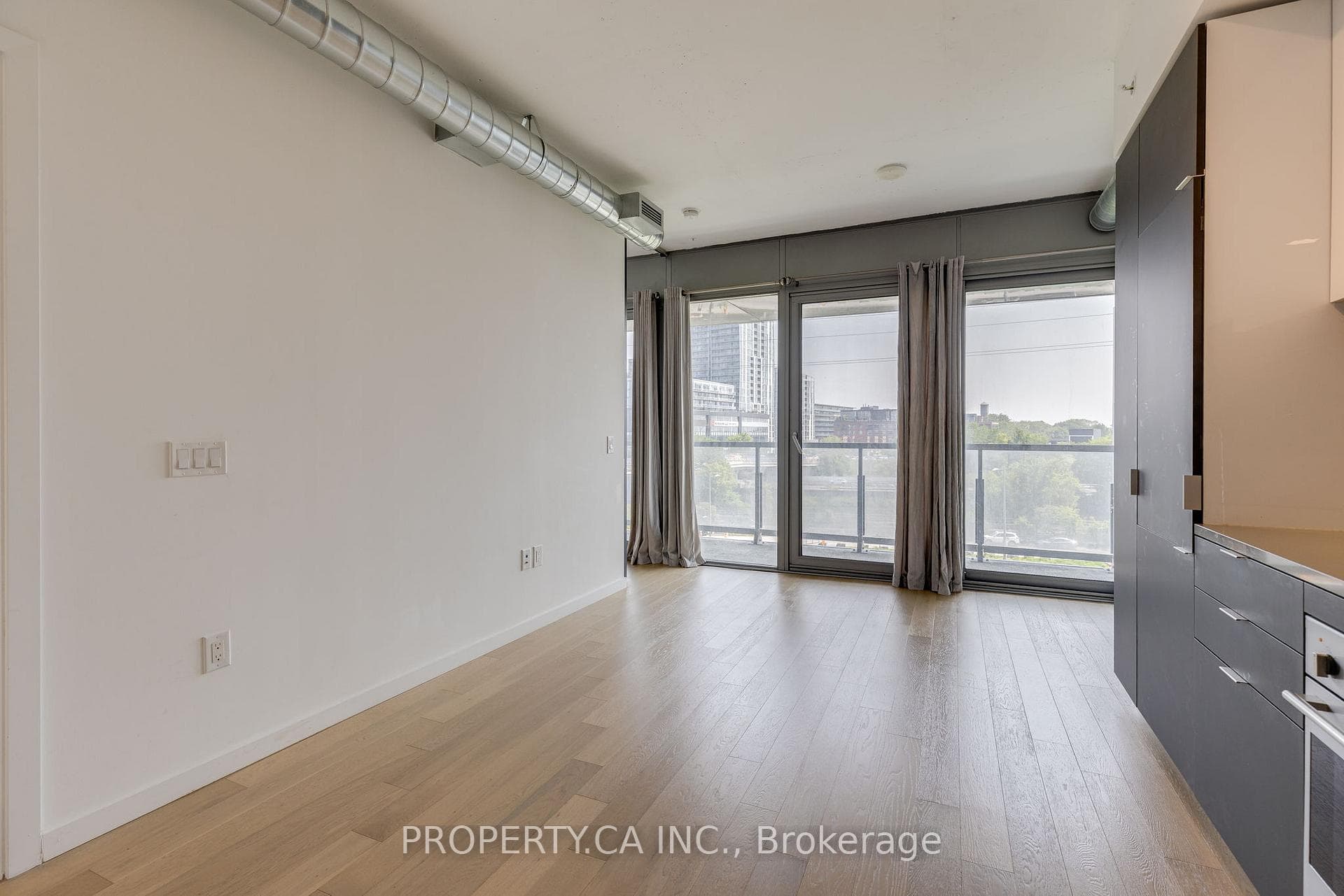 170 Bayview Avenue Unit 405 photo 9