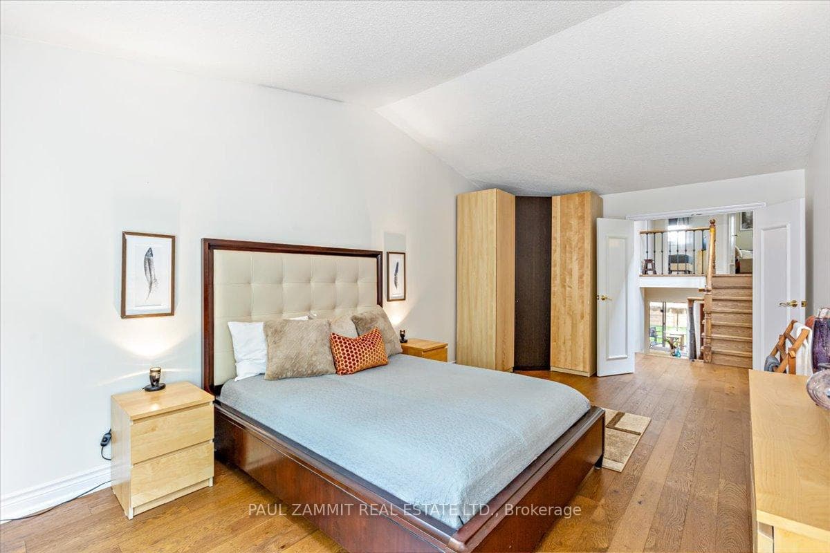 30 Baywood Court photo 13