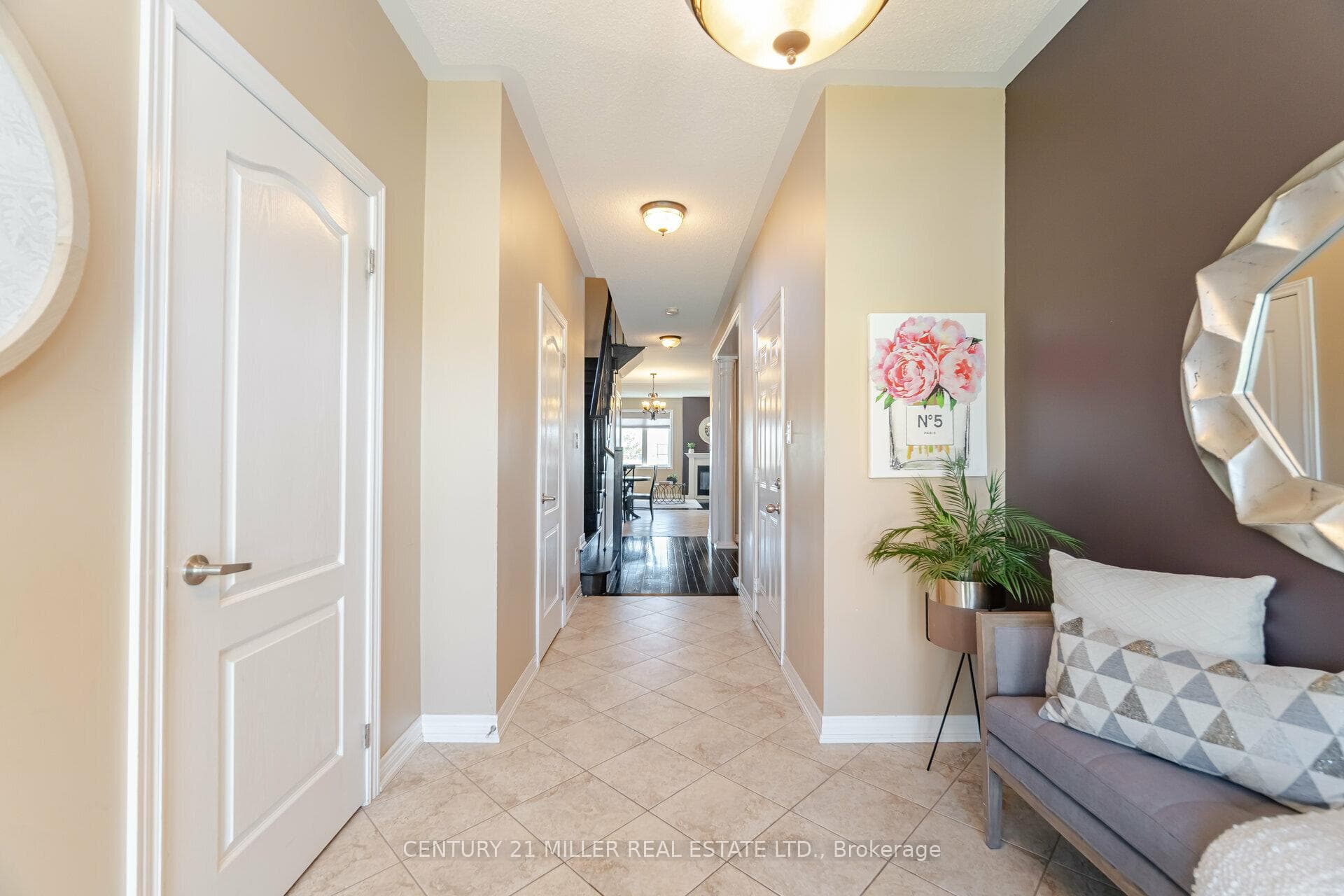 2073 Fiddlers Way photo 5