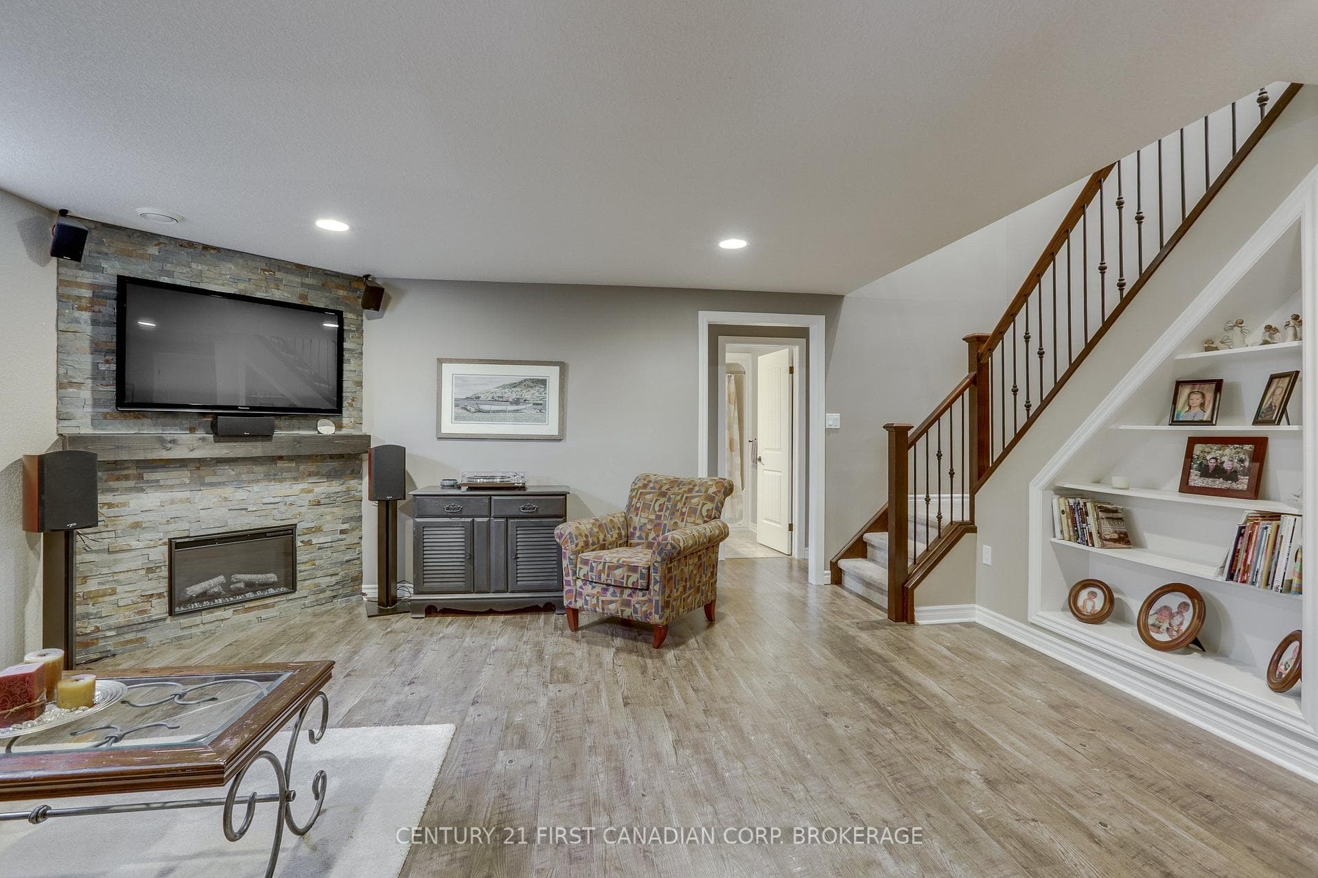 76 Sloan Drive photo 21