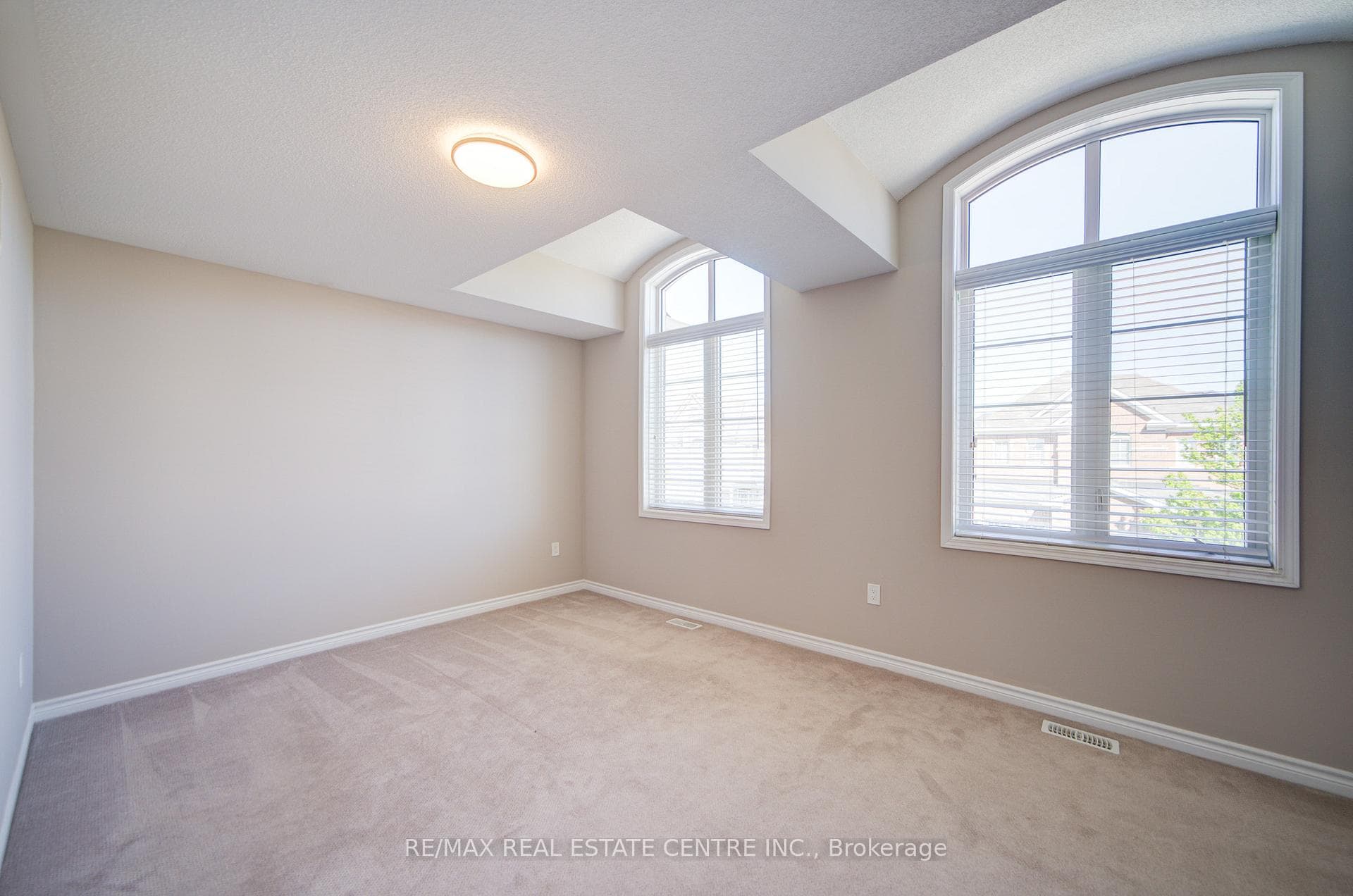 240 Chilver Heights photo 45