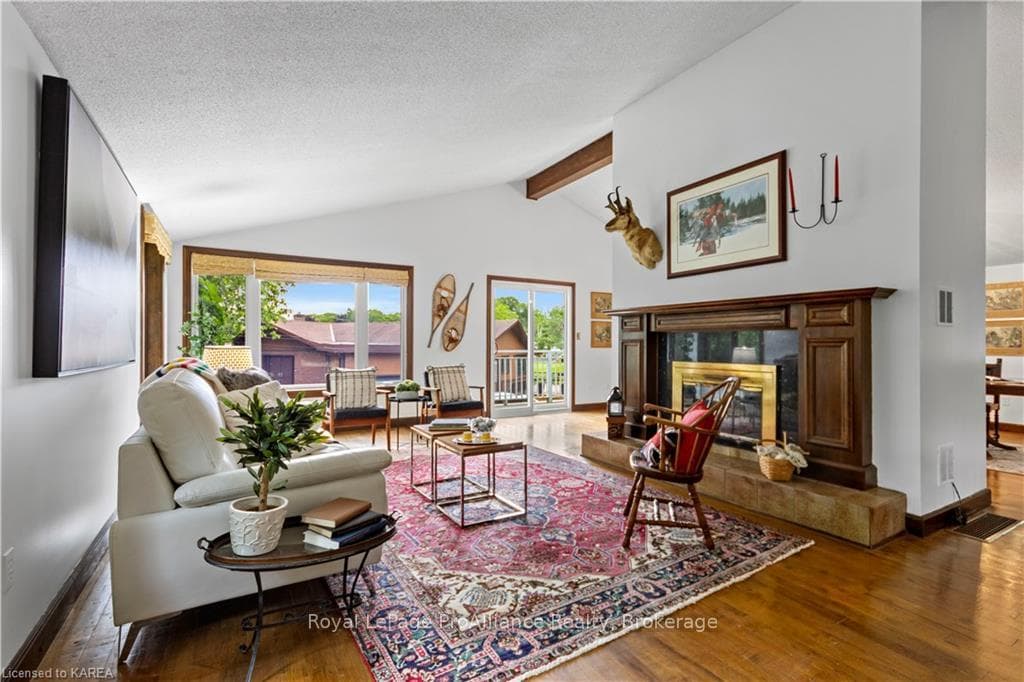 1683 JACKSON Boulevard photo 5
