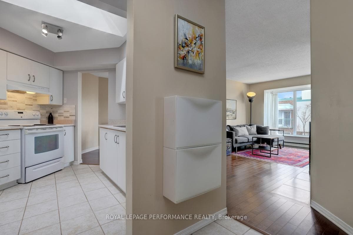 1 Columbus Avenue Unit 401D photo 3