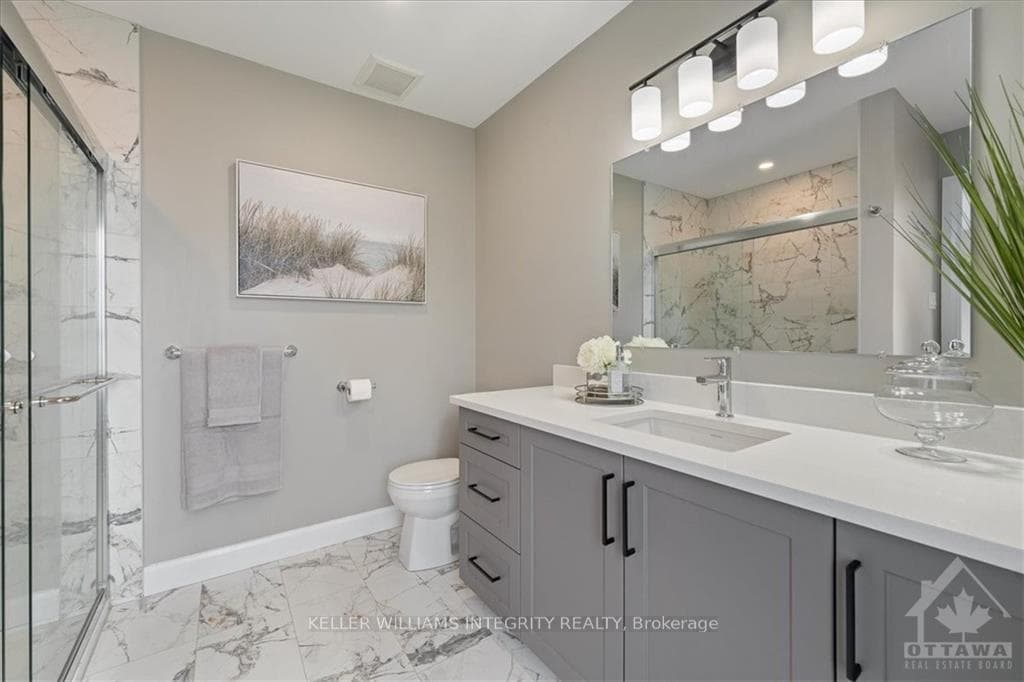 241 ROXANNE Street photo 18