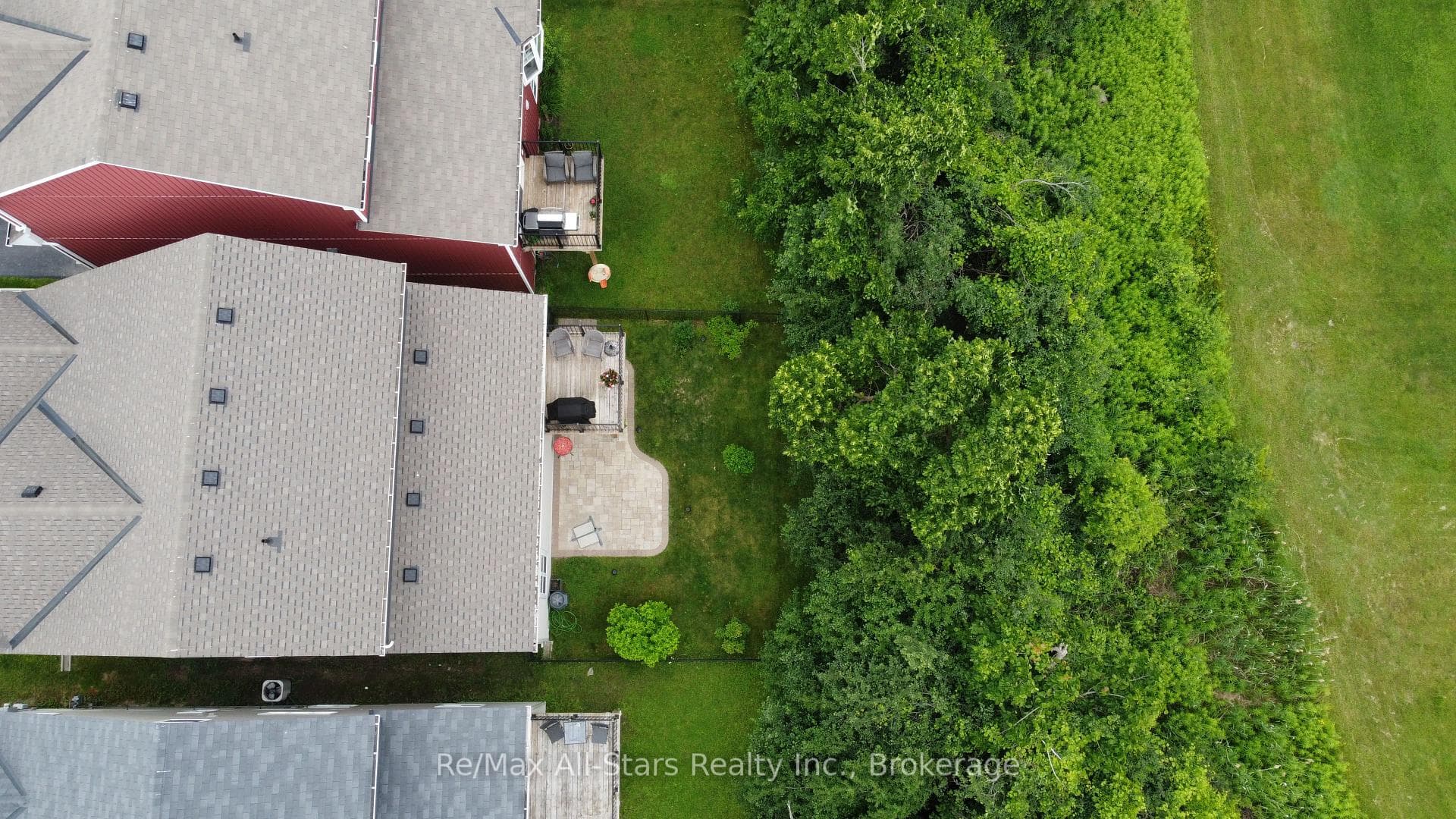 553 Grange Way photo 32