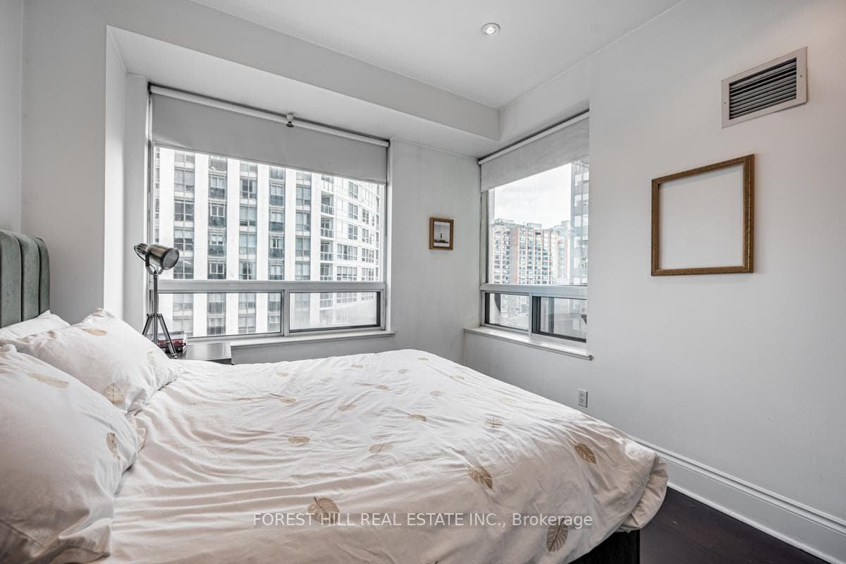 102 Bloor Street Unit 1007 photo 19